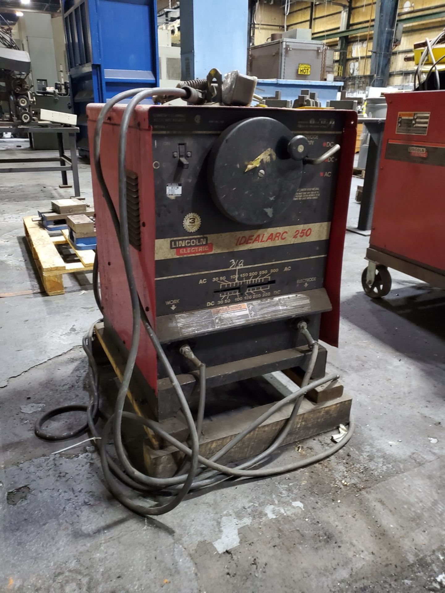 LE Idealarc 250 Arc Welder 208/230/460V, 250A