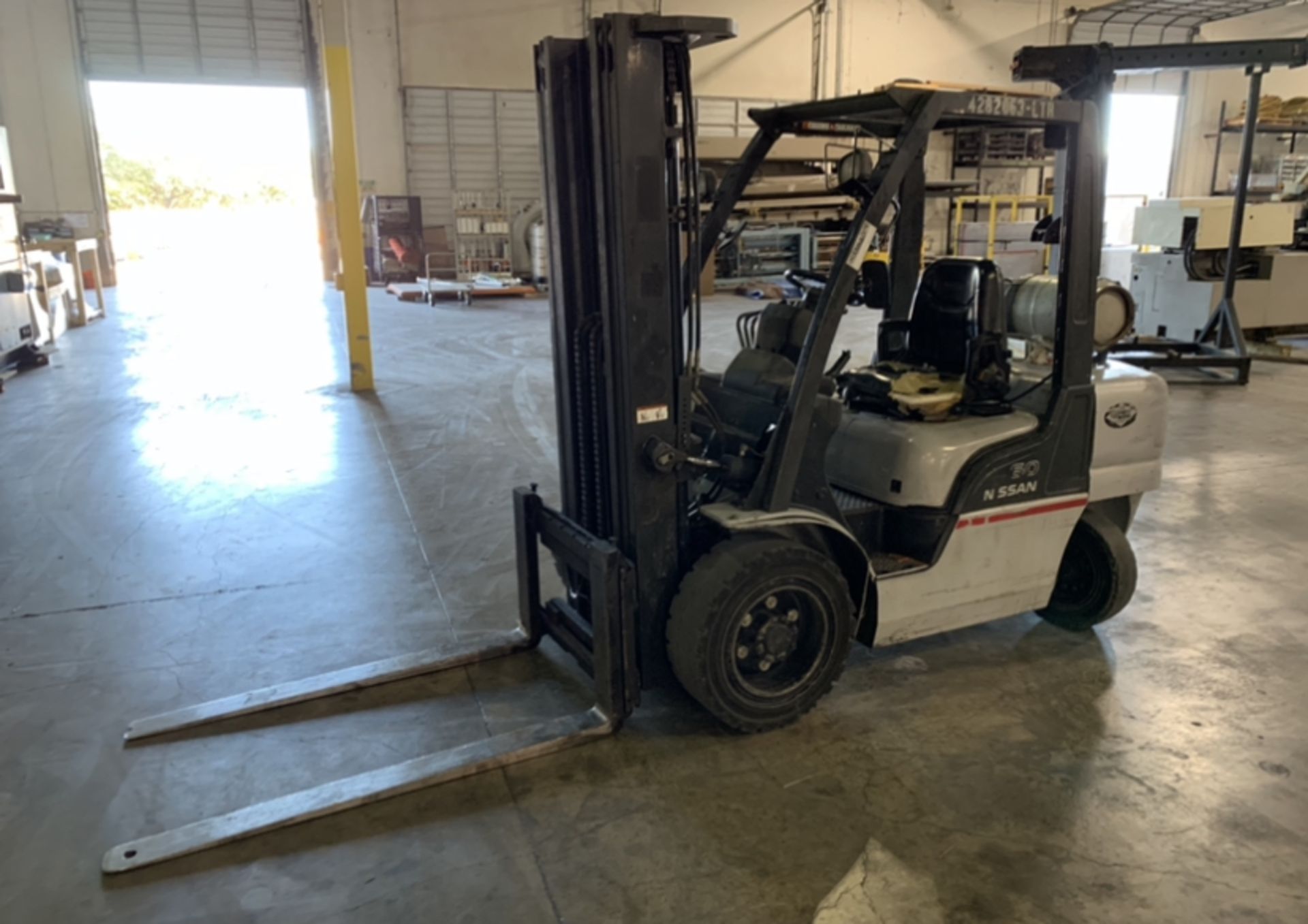 4,750 Lb Capacity Nissan 60 Forklift - Image 3 of 6