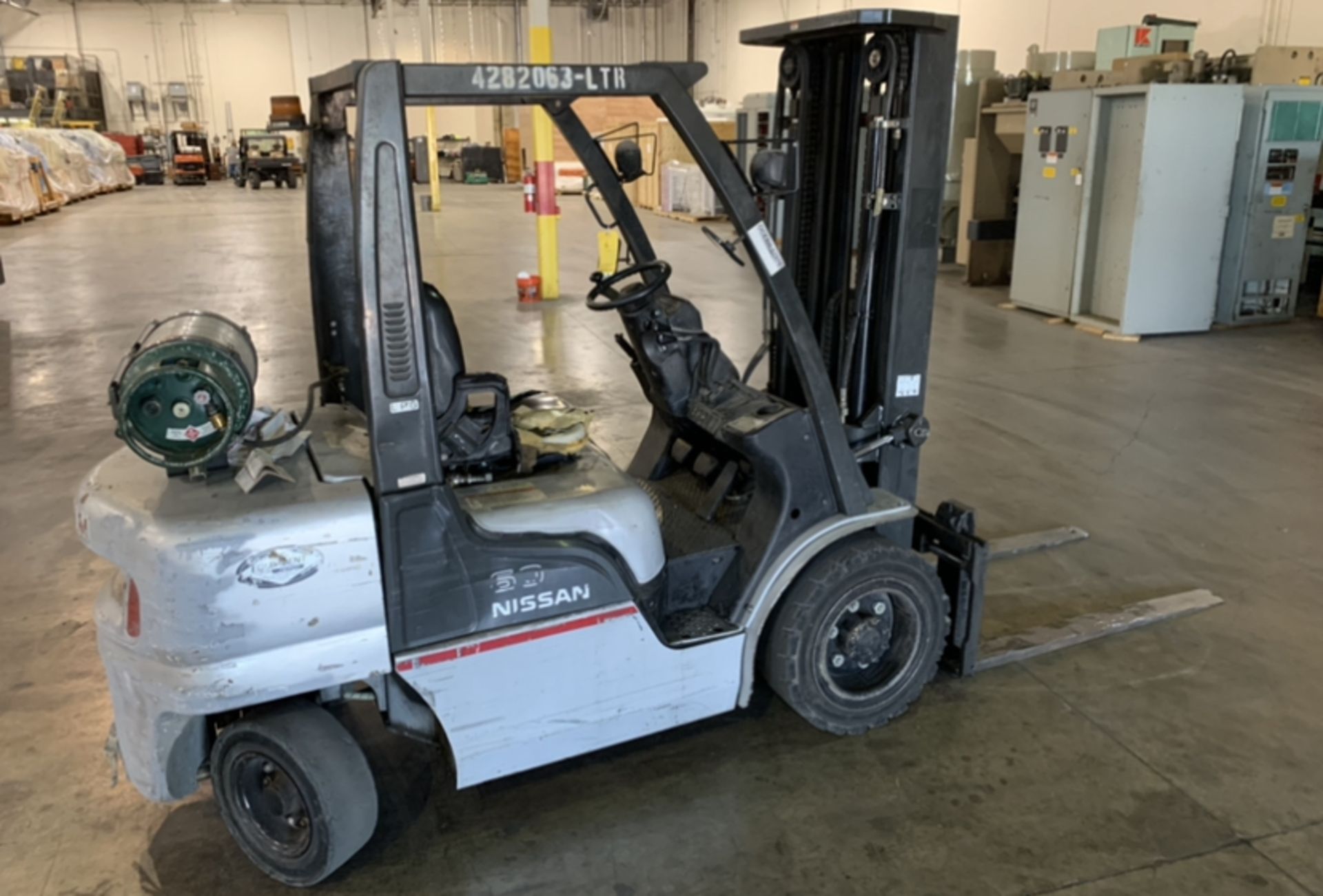4,750 Lb Capacity Nissan 60 Forklift - Image 2 of 6