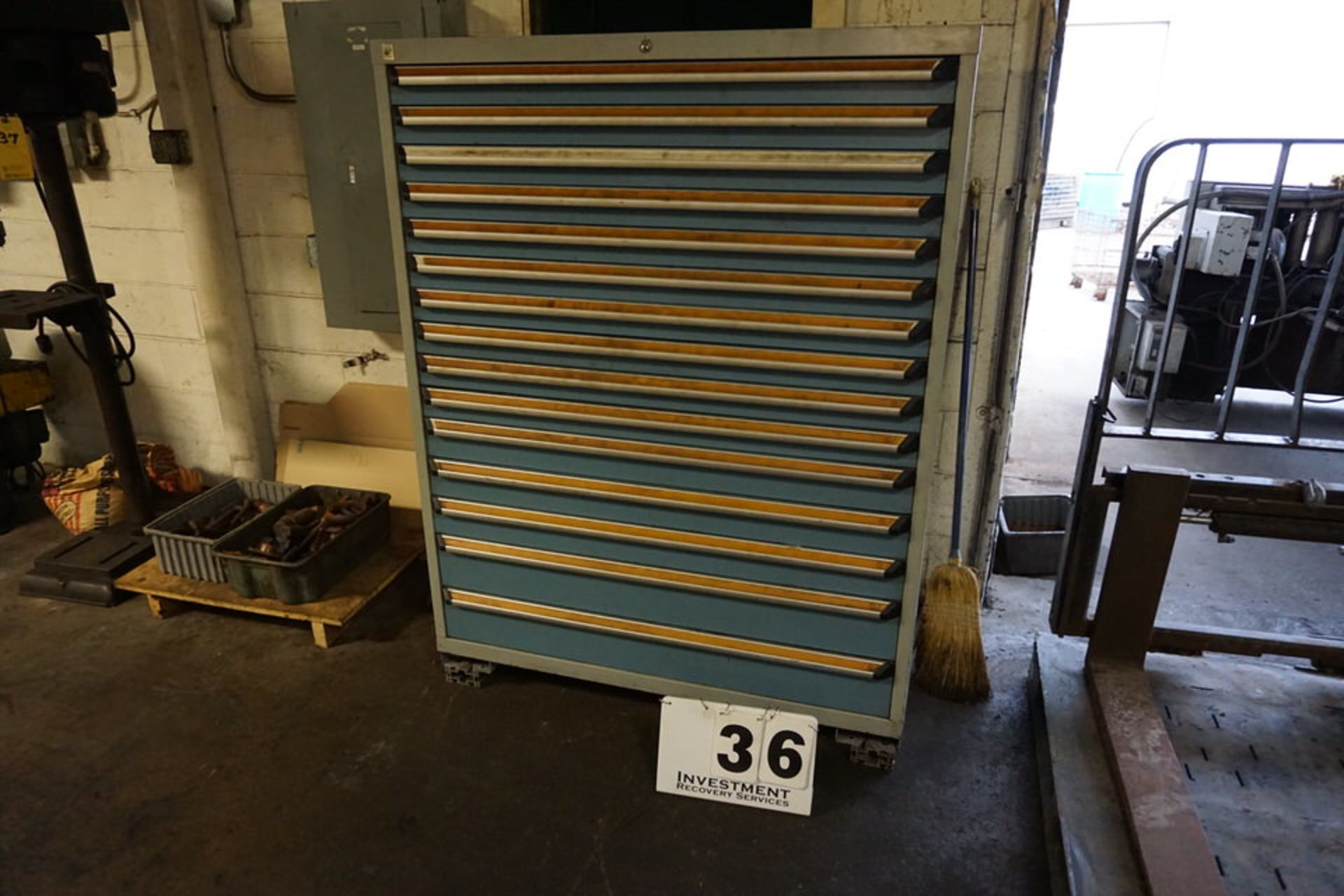 ROUSSEAU (15) DRAWER TOOL CABINET W/ CONT: ASSORT FASTNERS, CHUCK JAWS