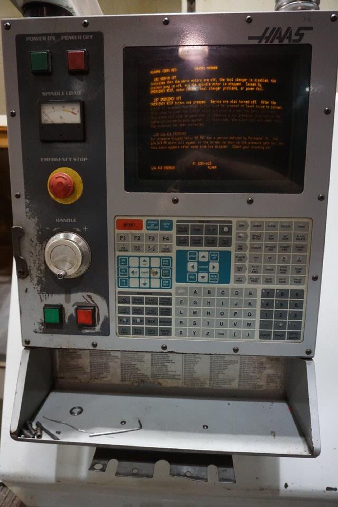 2001 HAAS SL-30T CNC LATHE, HAAS CNC CTRL, 10" 3 JAW CHUCK, 12 POSITION TURRENT, HYDRAULIC - Image 5 of 18