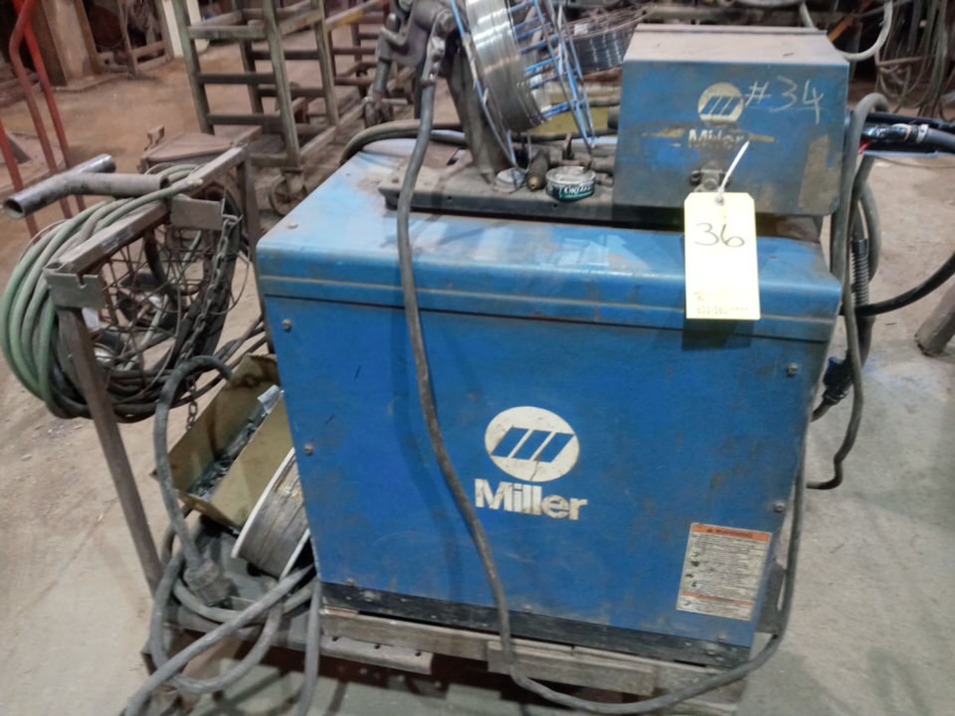 CP-302 MILLER WELDER WITH S22A WIRE FEED