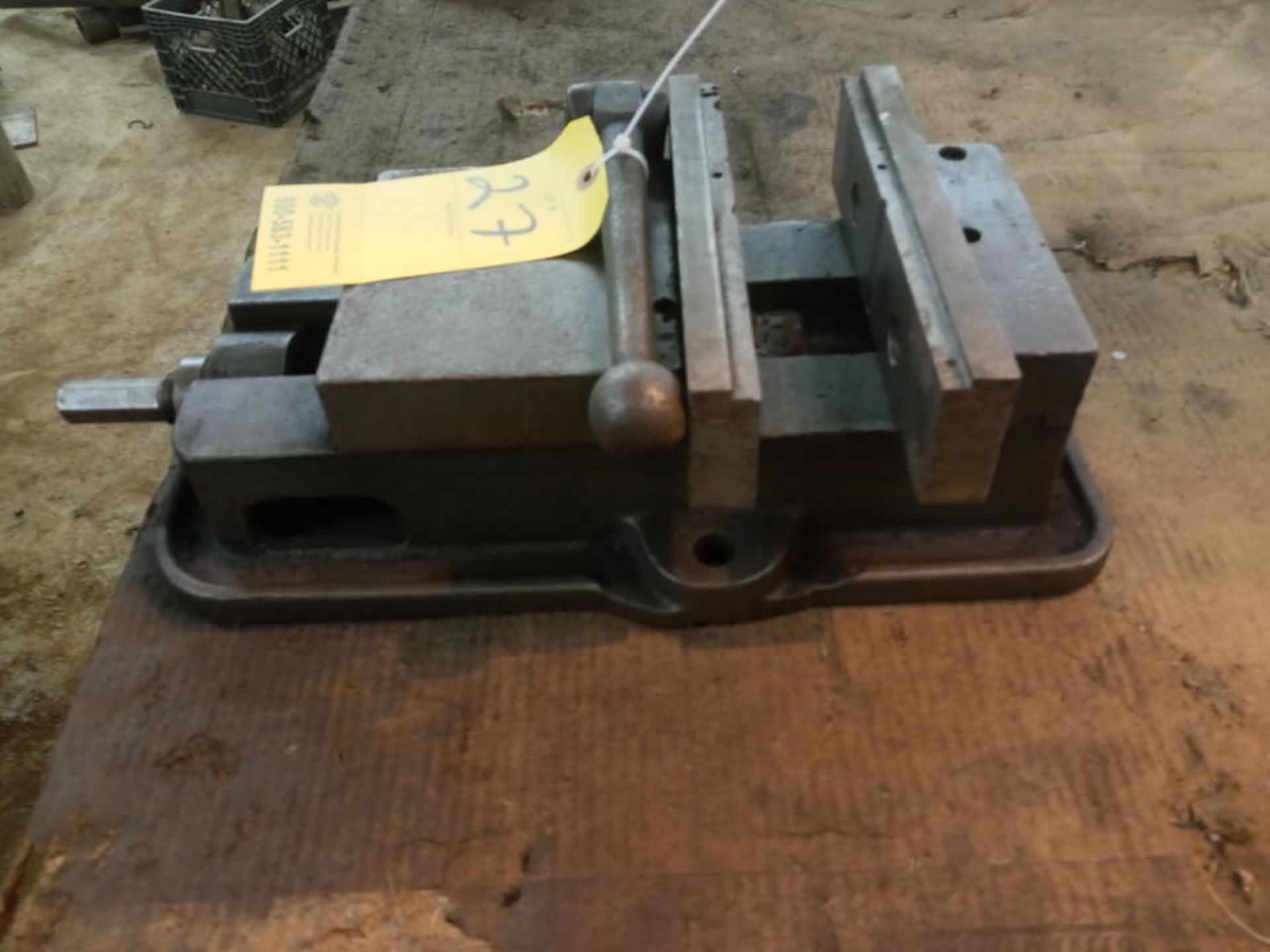 5 1/2 IN MACHINE VISE - Image 2 of 2