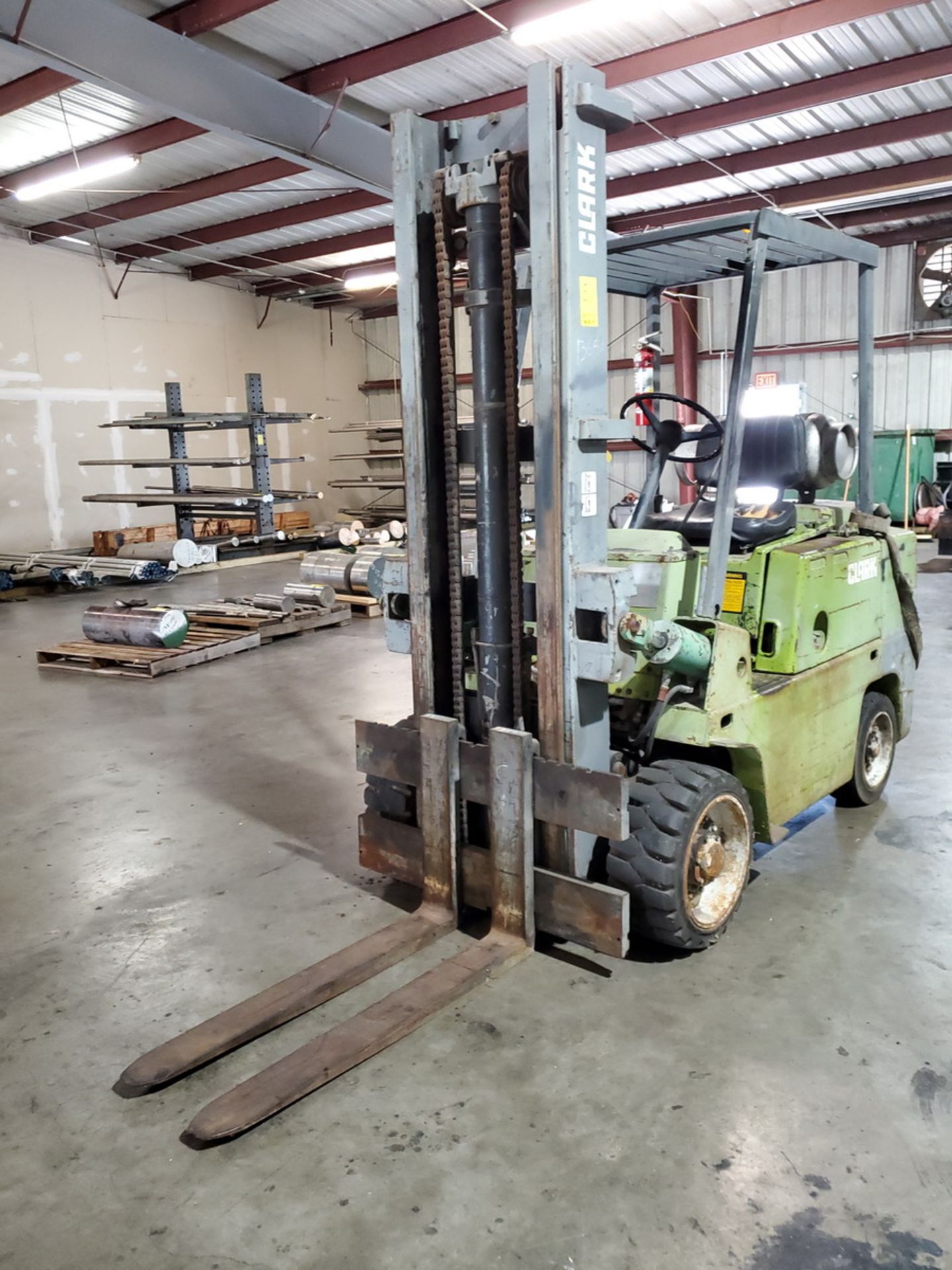 Clark C500-S80 LP Forklift 5,800Cap., 1,410hrs, 42" Forks, Single-Stage Mast, 147" Lift Height