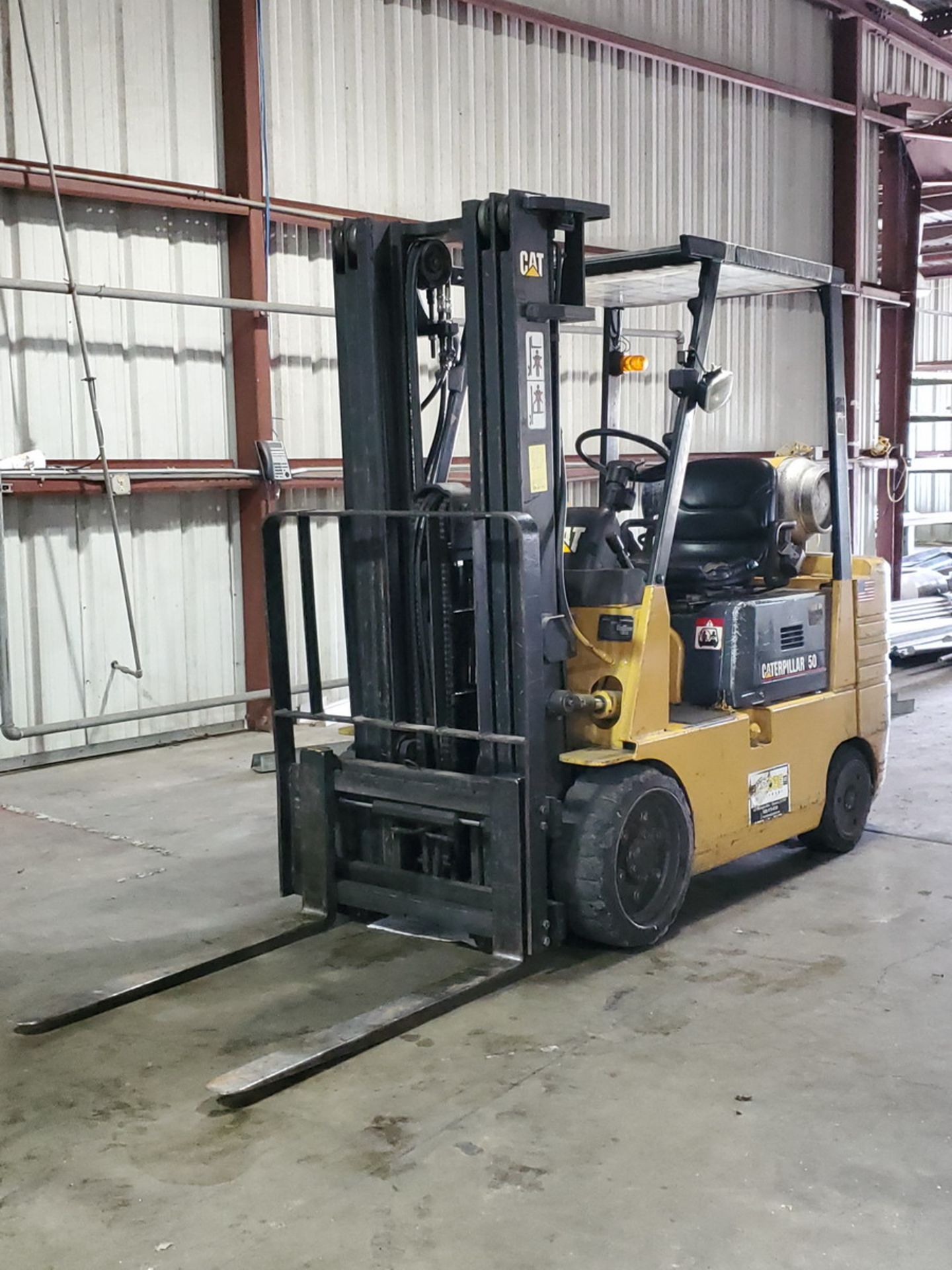 CAT GC25 LP Forklift 4,350Cap., 3-Stage Mast, 42" Forks, 5,374hrs, 190" Lift Height