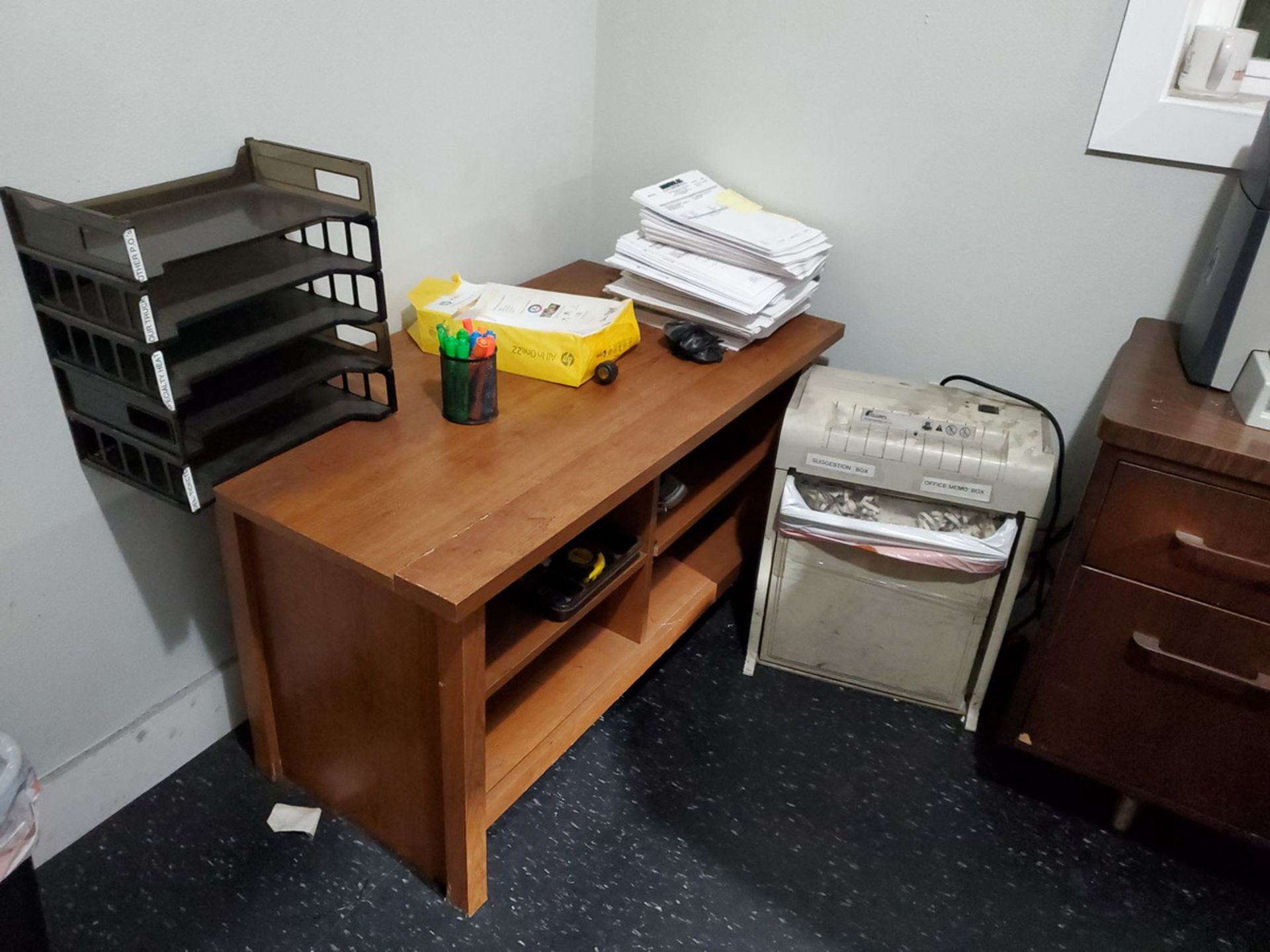 Contents Of Room (1) L-Shape Desk 5-Drawer Desk, (1) Book Shelf, (1) HP Laserjet 3050 Printer, (1) - Image 2 of 9