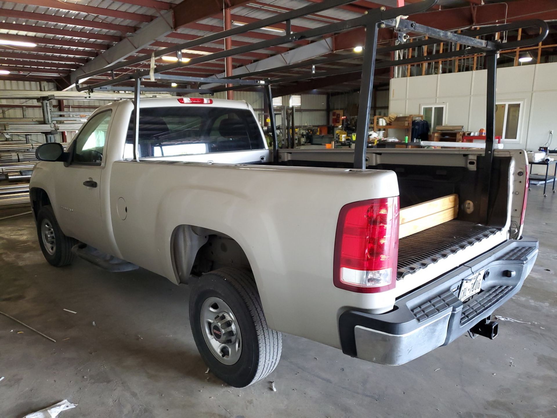 2007 GMC 2500 HD Truck Mileage: 56, 409; Vin: 1GTHC24K88E115493; 6.0 Engine; TX Plate: CRL-7506 - Image 4 of 15