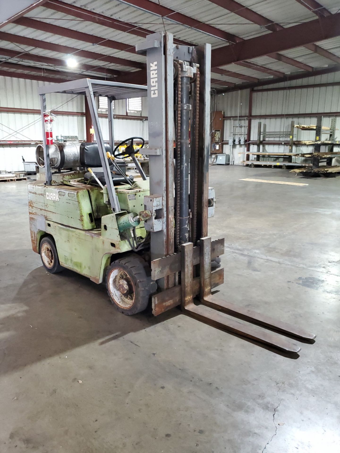 Clark C500-S80 LP Forklift 5,800Cap., 1,410hrs, 42" Forks, Single-Stage Mast, 147" Lift Height - Image 2 of 11
