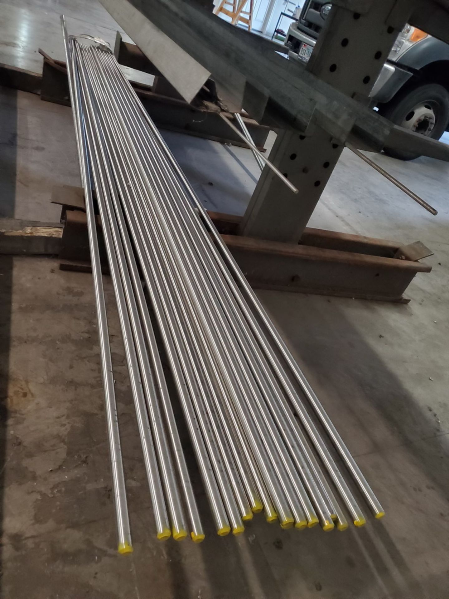 Raw Matl. (742 Pcs) Grade: 304H, Size Range O.D: 3/8" - 1-1/4" ; 144"Avg Length - Image 5 of 21