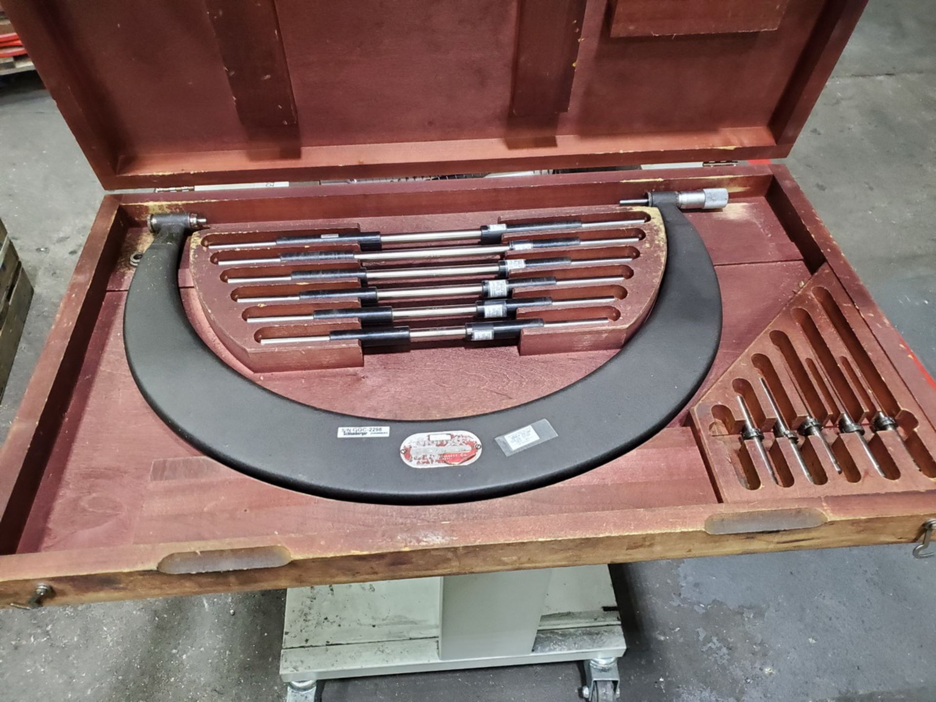 Starrett 12"-18" Micrometer Set