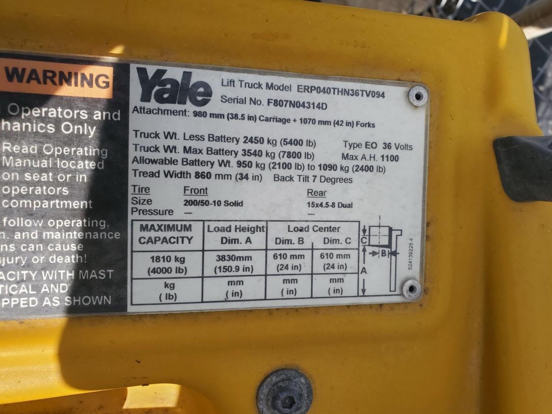 Yale ERP040THN36TV094 Ele Forklift 2-Stage Mast, 4K Cap.; W/ Battery Charger (Ignore 305 Tag on - Image 9 of 11