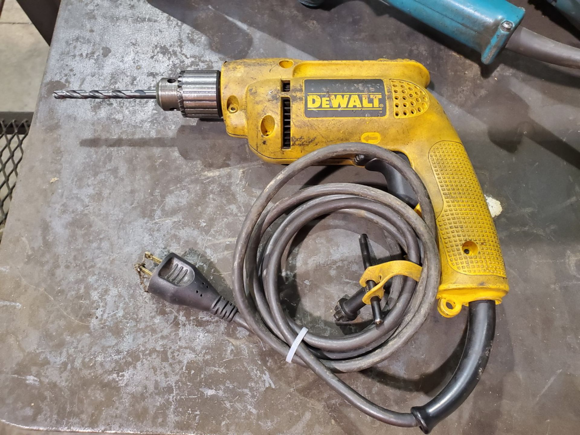 Assorted Powered Tools 3/8" Dewalt Drill; 5" & 7" Makita Grinders; 6-1/2" Makita Cut-Off Saw - Image 2 of 5