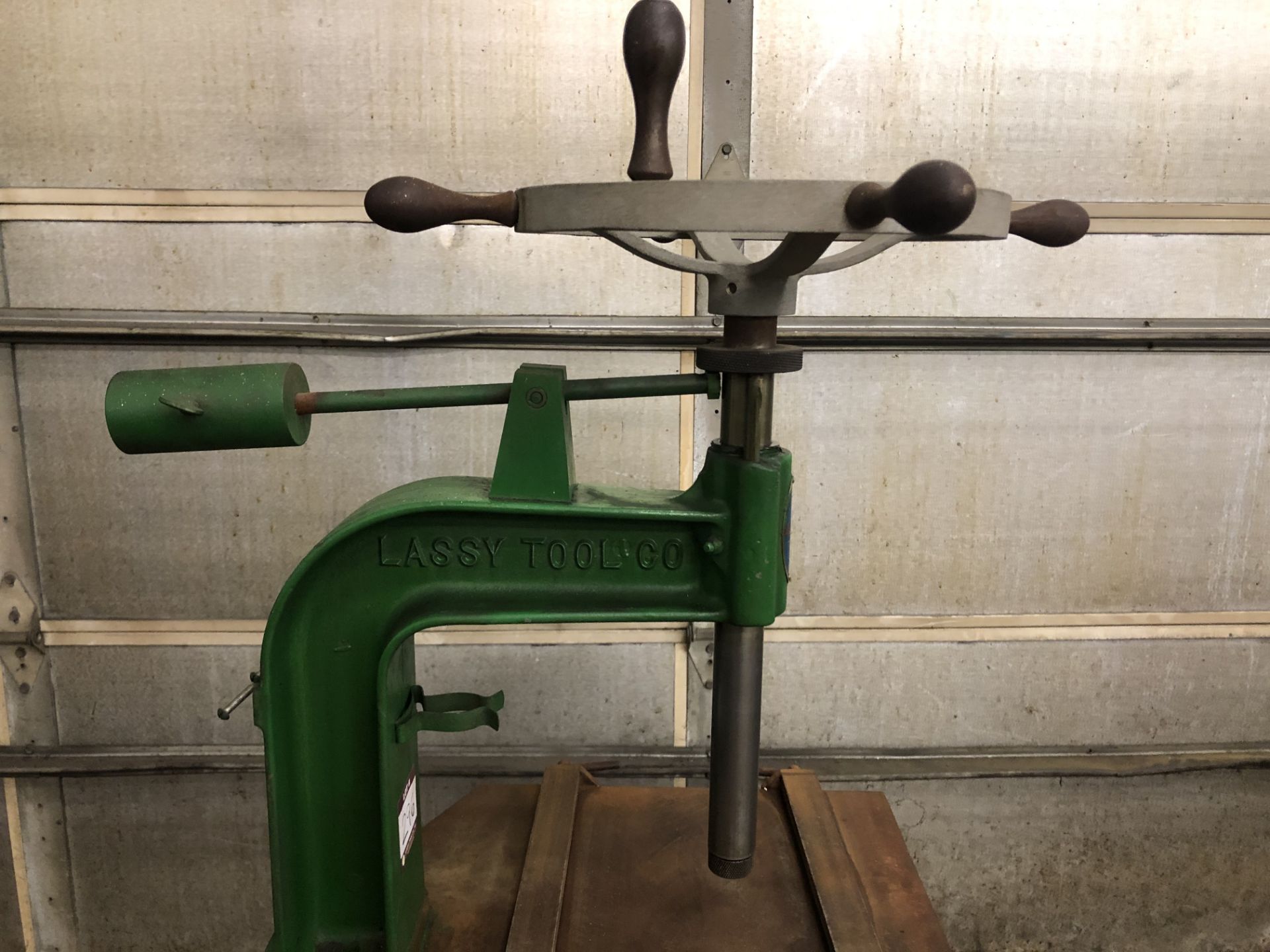 (1) Lassy Tool Co. Hand Tapper w/Stand - Image 3 of 3
