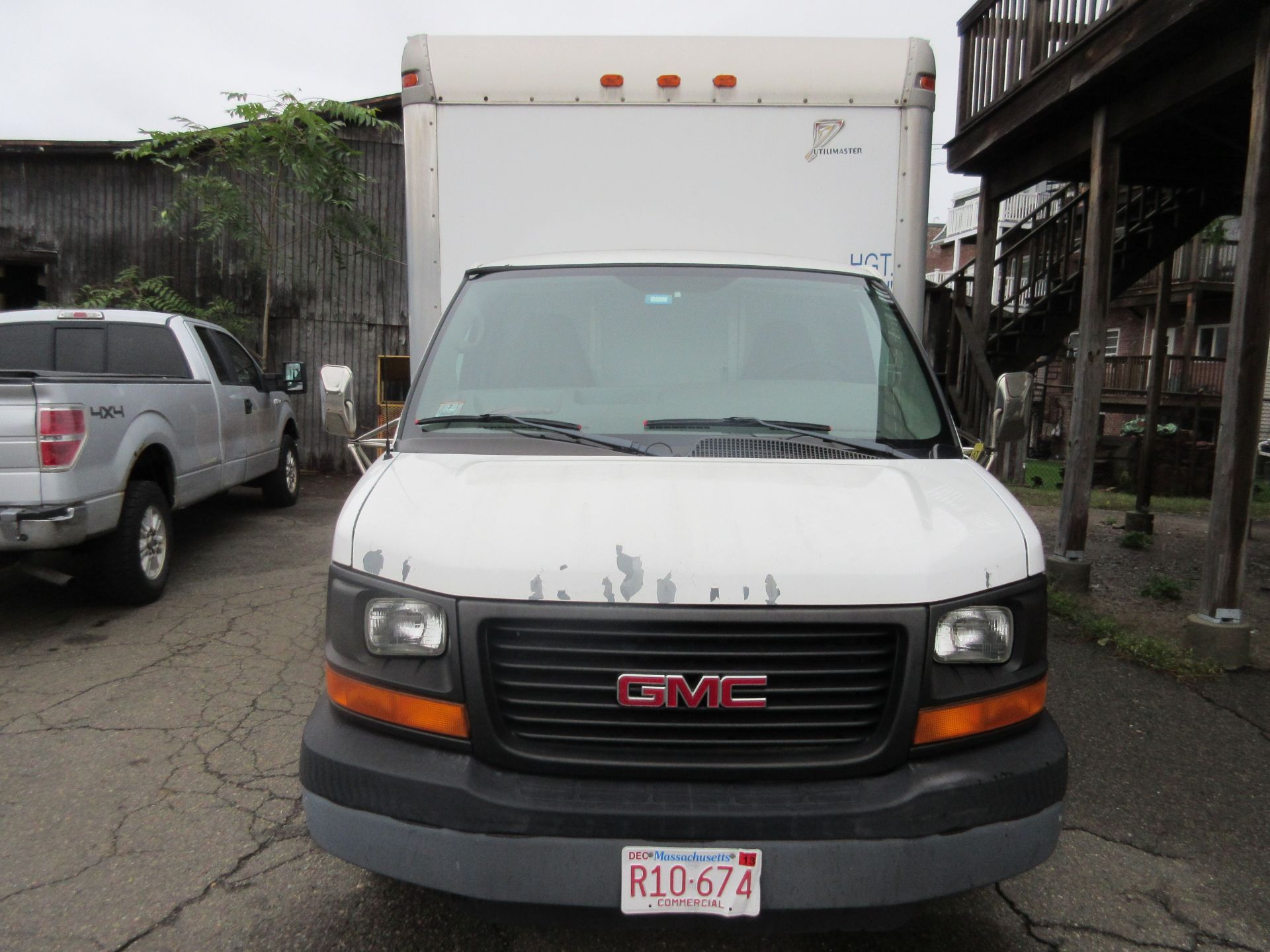 Bulk Bid Includes (1) Line Boring Truck Including 2004 GMC Savana 3500 Box Truck 2WD 8 Cylinders U - Image 3 of 27