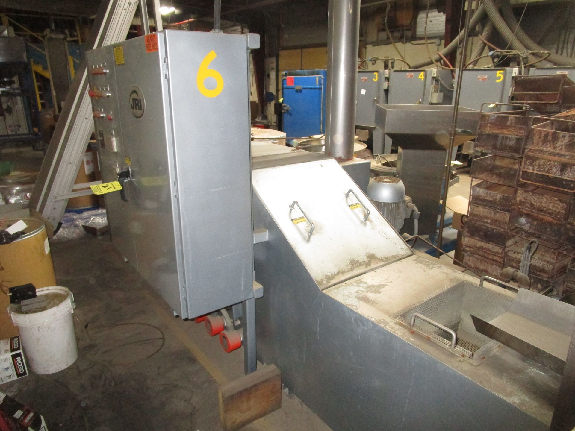 (1) JRI Parts Washer w/ Vibratory Parts Feeder