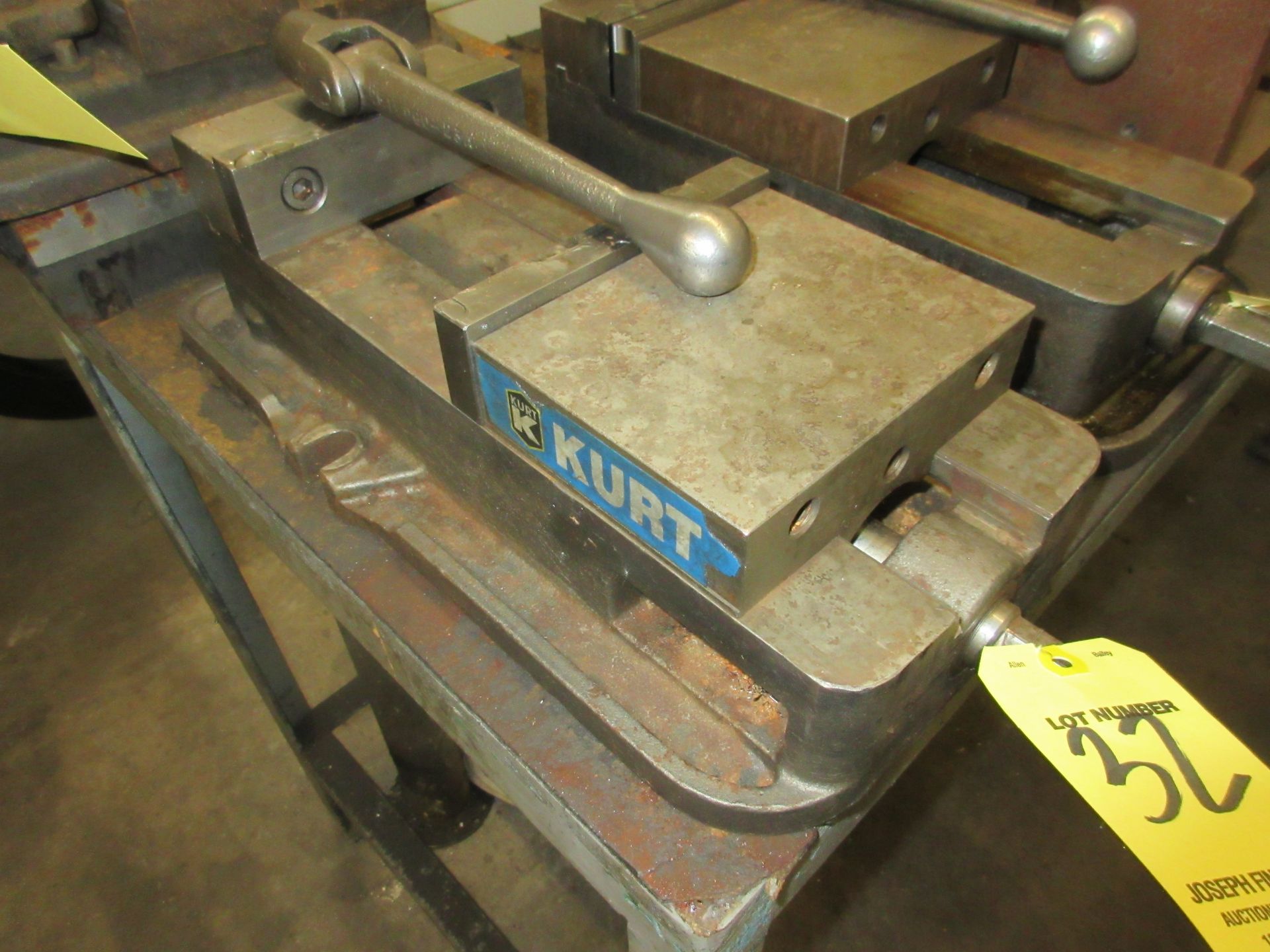 (1) Kurt 6" Machine Vise