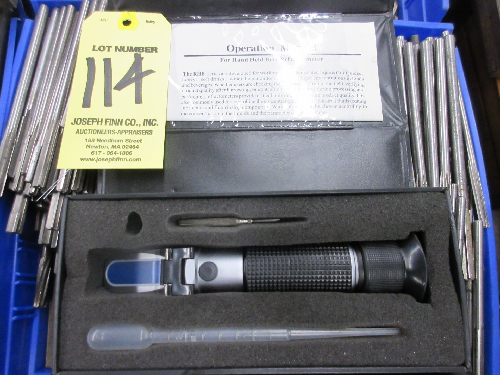 (1) Portable Refractometer, RHB Series