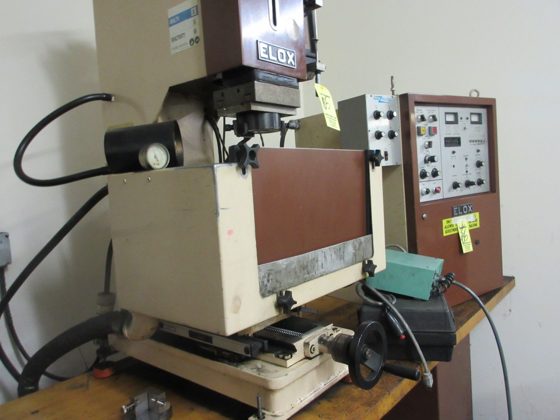 (1) Elox A25S Bench Top Electrical Discharge Machine , Anilam DRO, System 3R CNC Orbi-Cut, Ram - Image 5 of 5