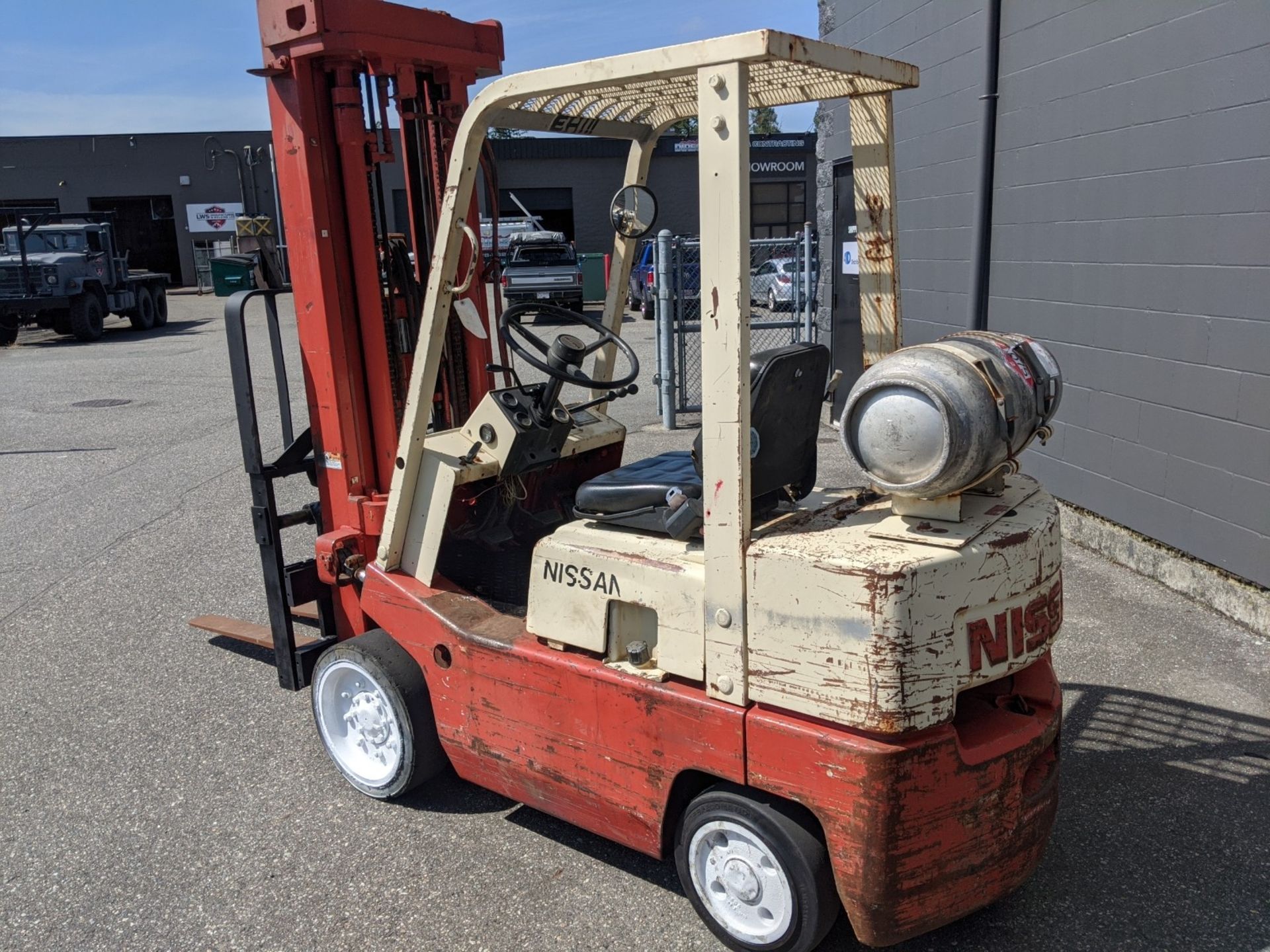 Nissan Mod. CPF02A25V, 5000 lb. cap., 218" lift, side shift, propane, cushion rubber, 3407 hrs., - Image 9 of 11