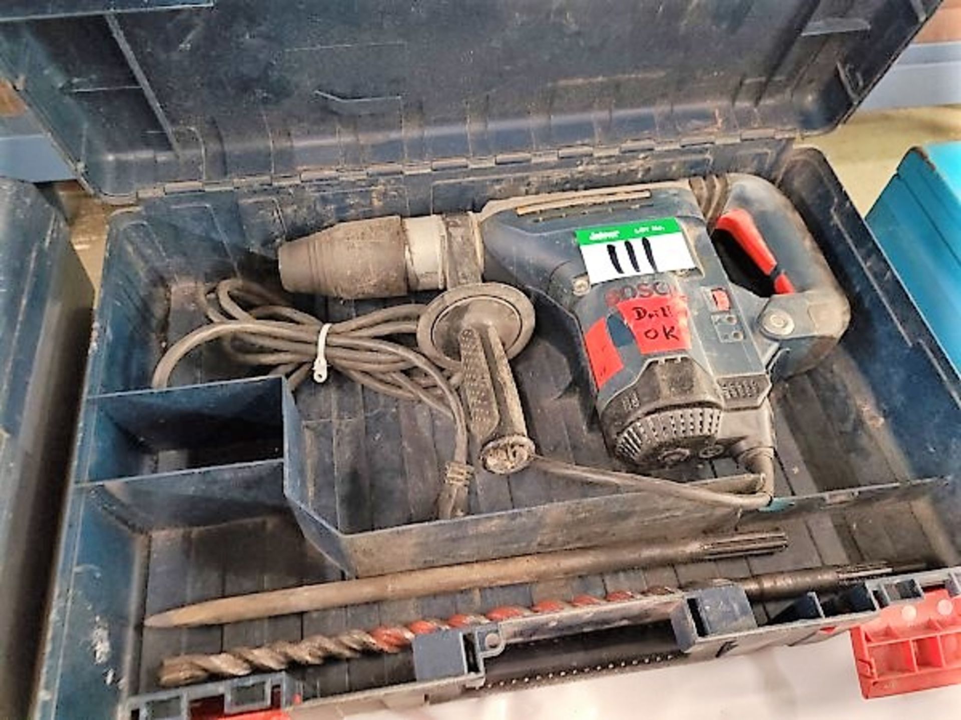 BOSCH 611241 ELEC. HAMMER DRILL W/CASE - Image 2 of 2