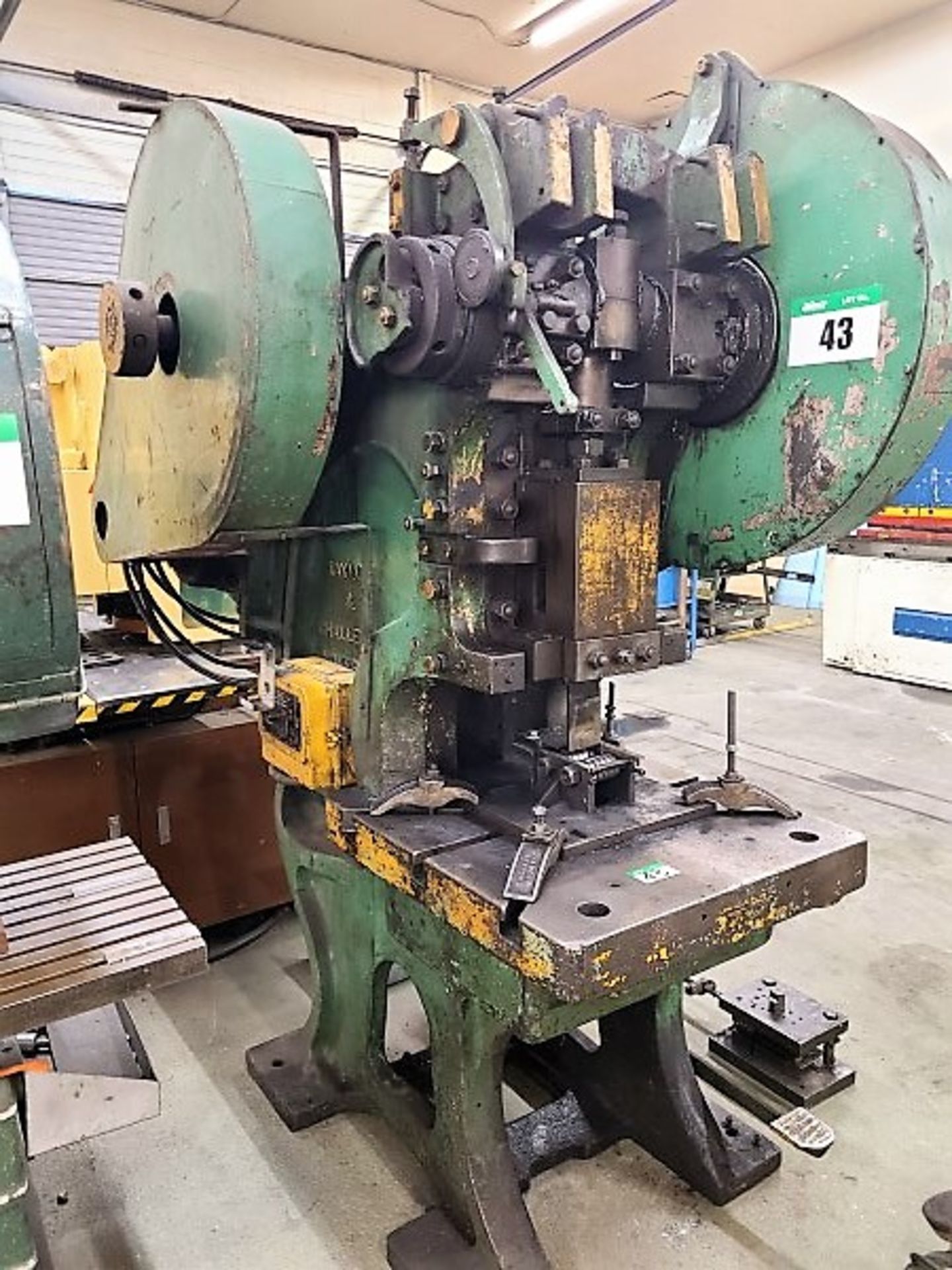 PUNCH PRESS - TAYLOR AND CHALLEN 60 TON PUNCH PRESS, MOD. B 3 1/2, 60 TON, 30 X 32 BOLSTER PLATE,