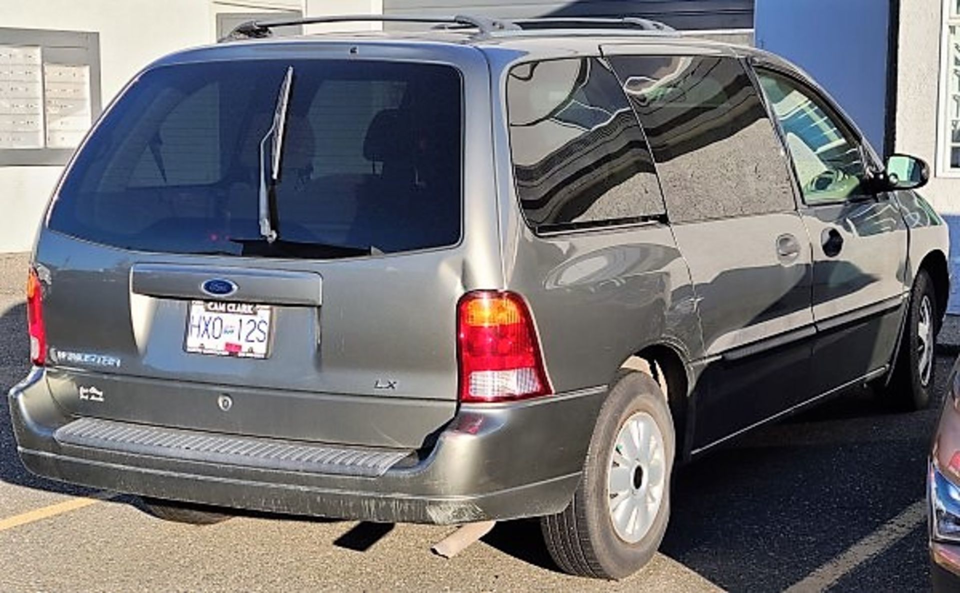 2003 FORD WINDSTAR MINIVAN, 7 PASSENGER, GAS AUTO, AC, PW, REAR WIPER, PL, DVD PLAYER, 3.8L, 6 - Image 4 of 11