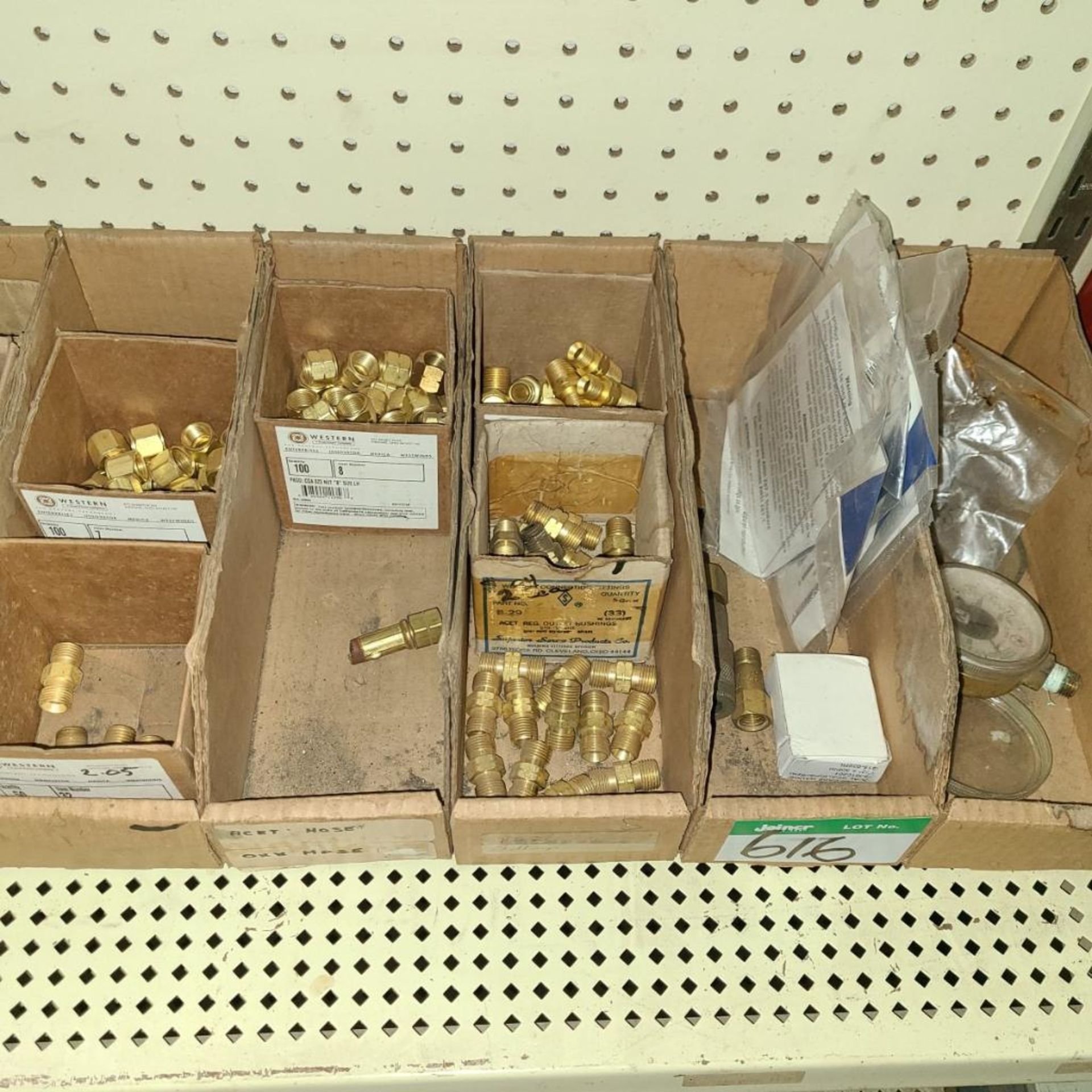 LARGE LOT OF BRASS HOSE FITTINGS & OXY-ACET FITTINGS - Image 2 of 12