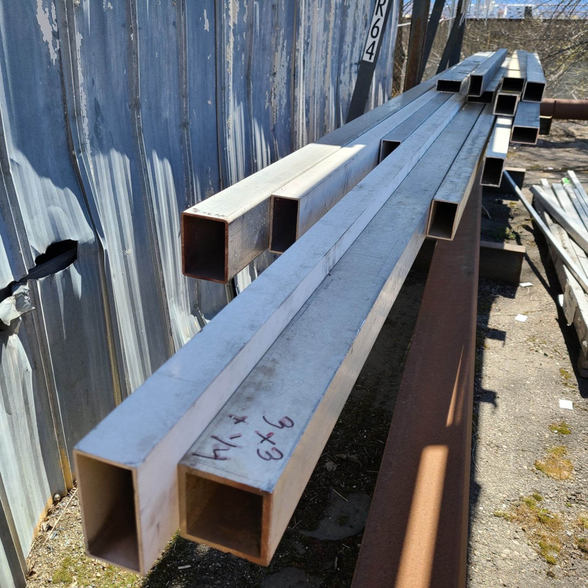 LOT OF ALUM SQUARE TUBE ON BOTTOM RACK & GROUND=258.9' - Image 2 of 5