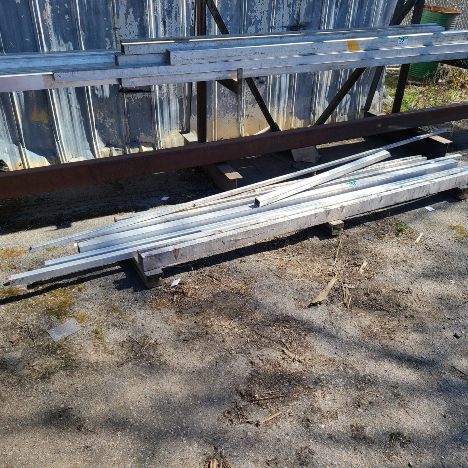 LOT OF ALUM SQUARE TUBE ON BOTTOM RACK & GROUND=258.9' - Image 4 of 5