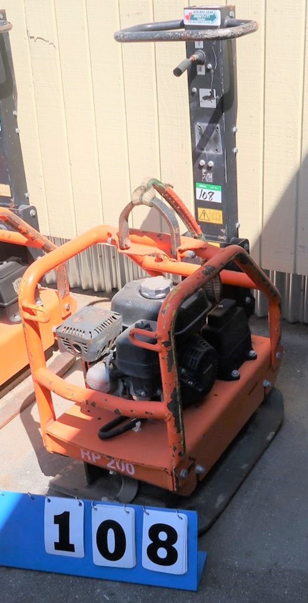 APT COMPACTOR, RP200, 500 LB., W/HONDA ENGINE