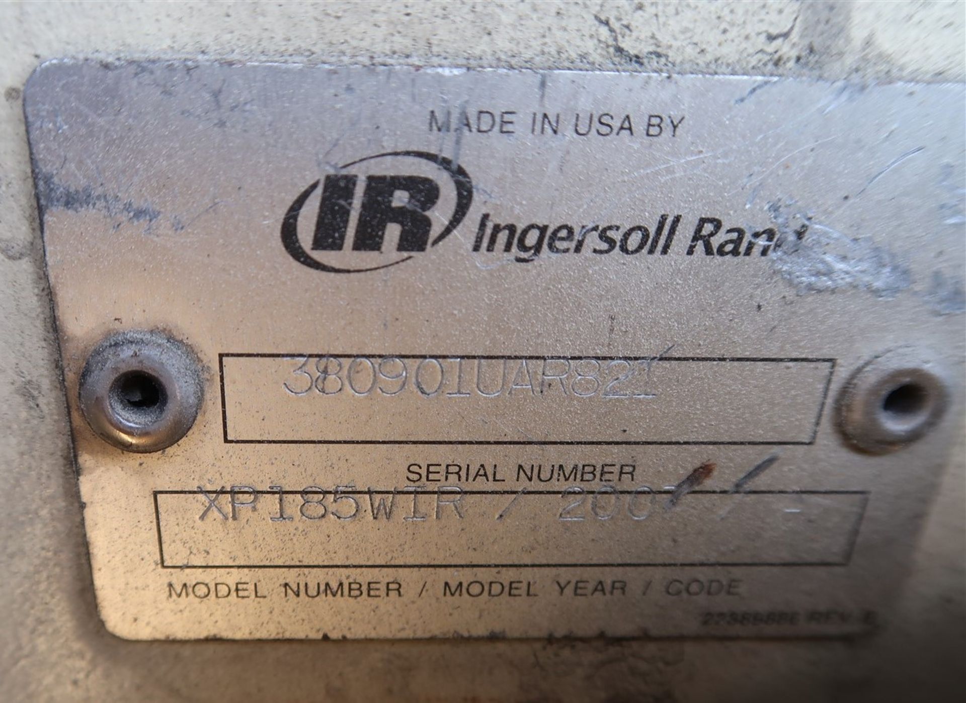 INGERSOLL RAND PORTABLE COMPRESSOR, MOD. XP185, 3711 HOURS - Image 7 of 7