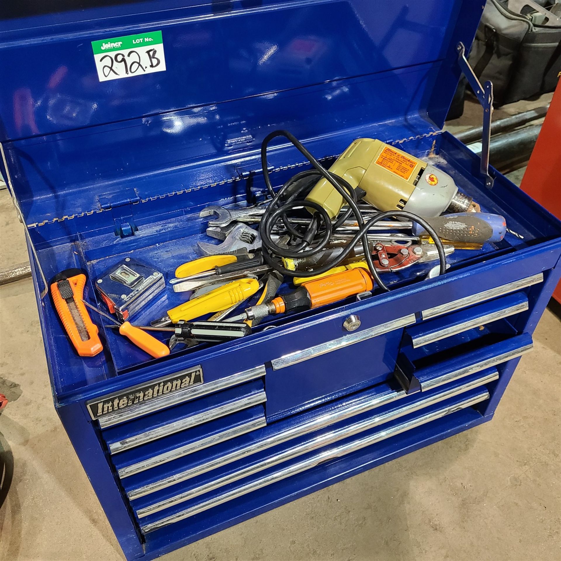 TOOL BOX W/ ASSORTED TOOLS