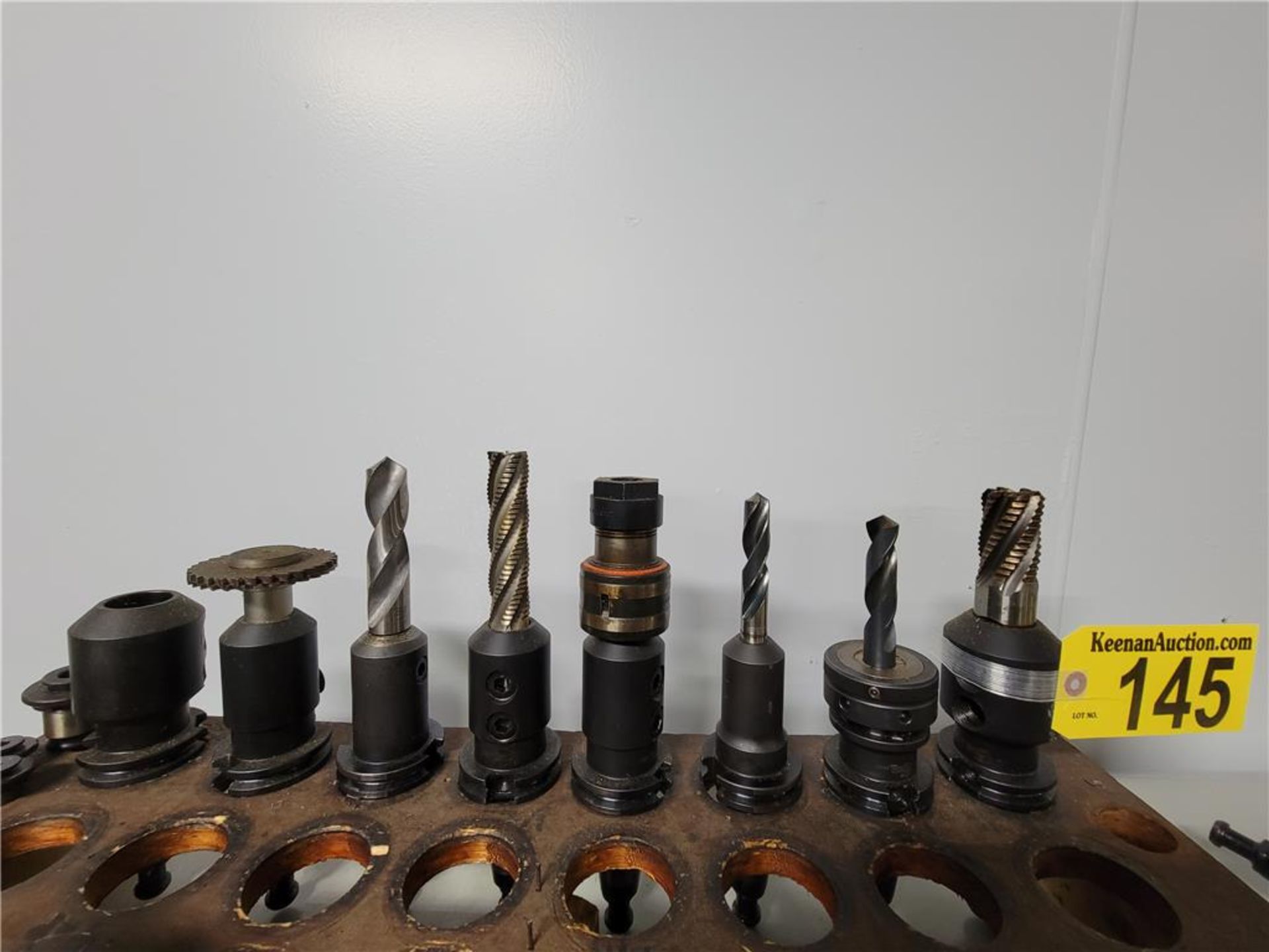 (8) CAT 40 TOOL HOLDERS & TOOLING: (2) 1-1/4", (1) 5/8", (1) COLLET HOLDER, (1) 3/4" HOLDER, (3)