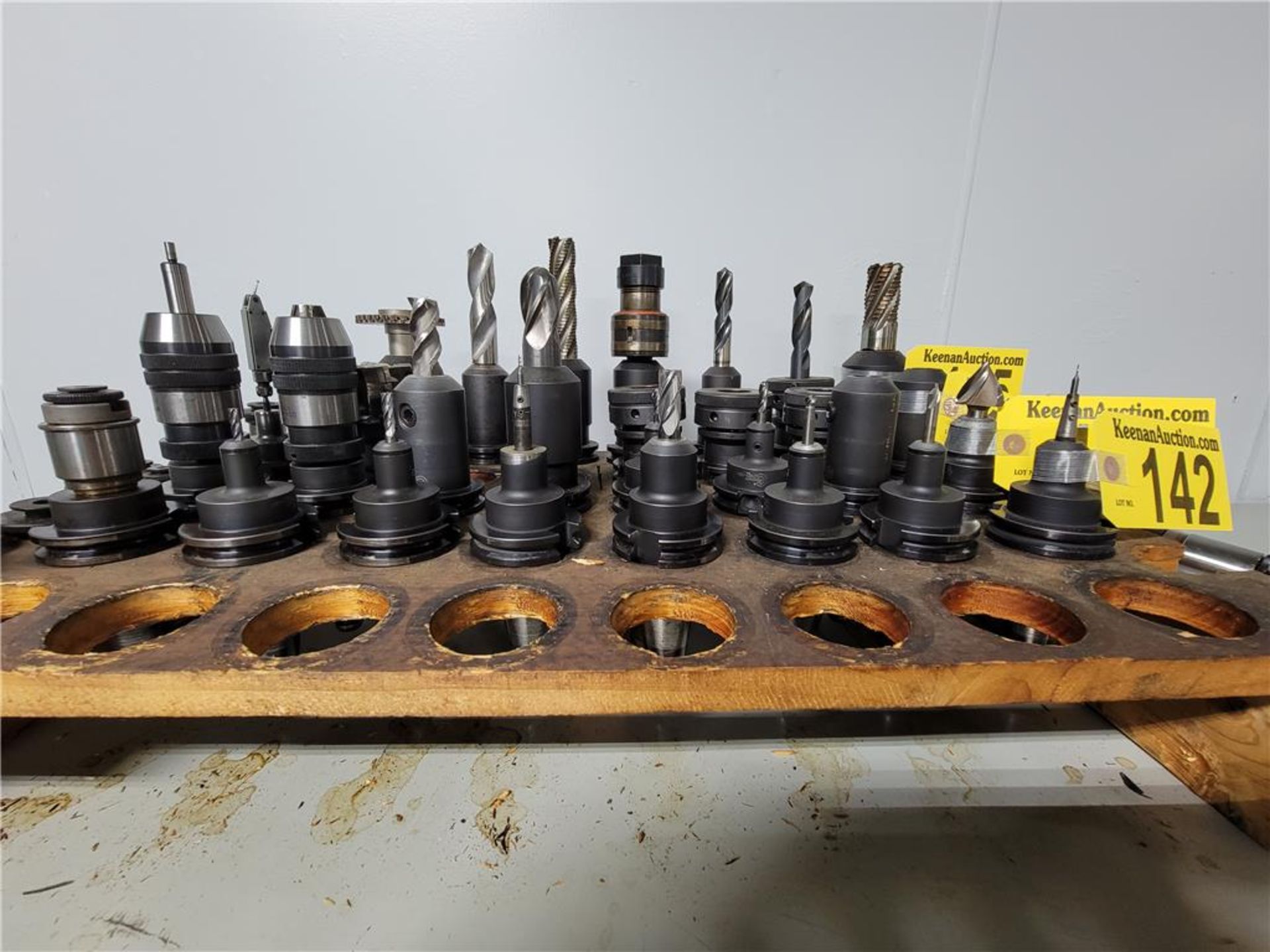 (8) CAT 40 TOOL HOLDERS & TOOLING