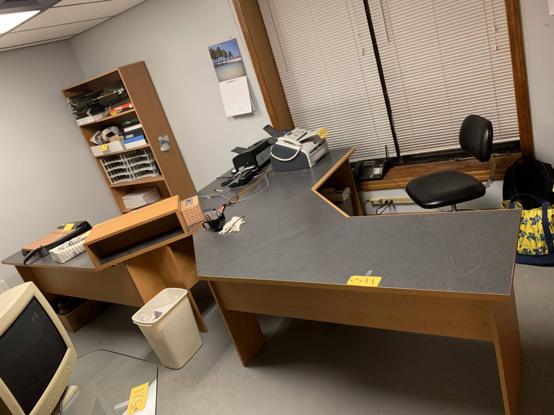 (2) 6' L-SHAPED OFFICE DESKS