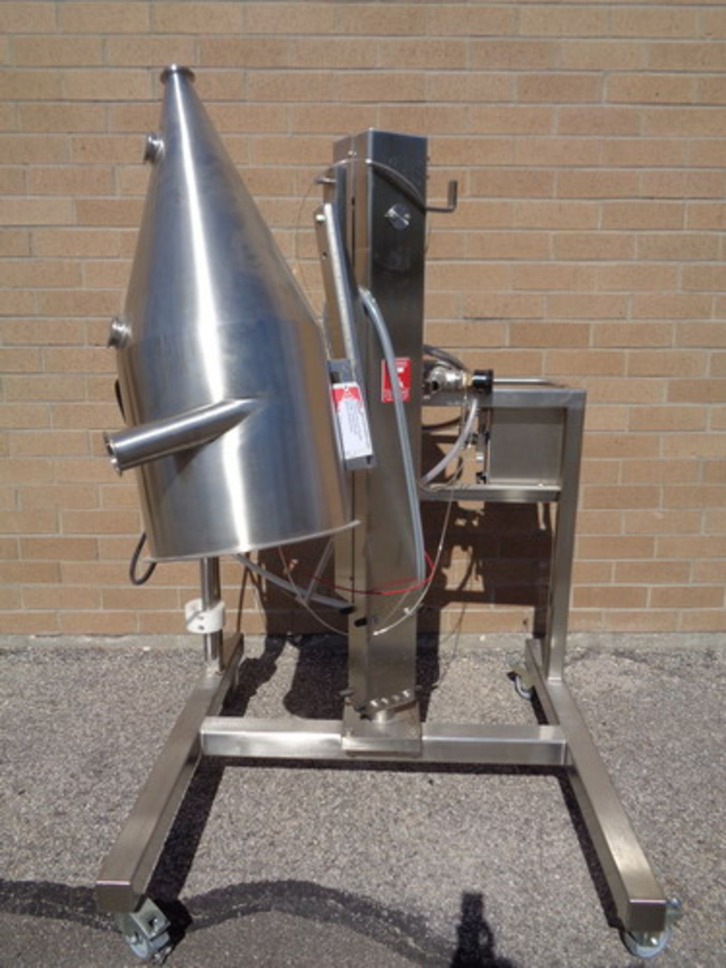 Quadro Vacuum Powder Feeder, Model 820-60-00125, SN 820-0125.