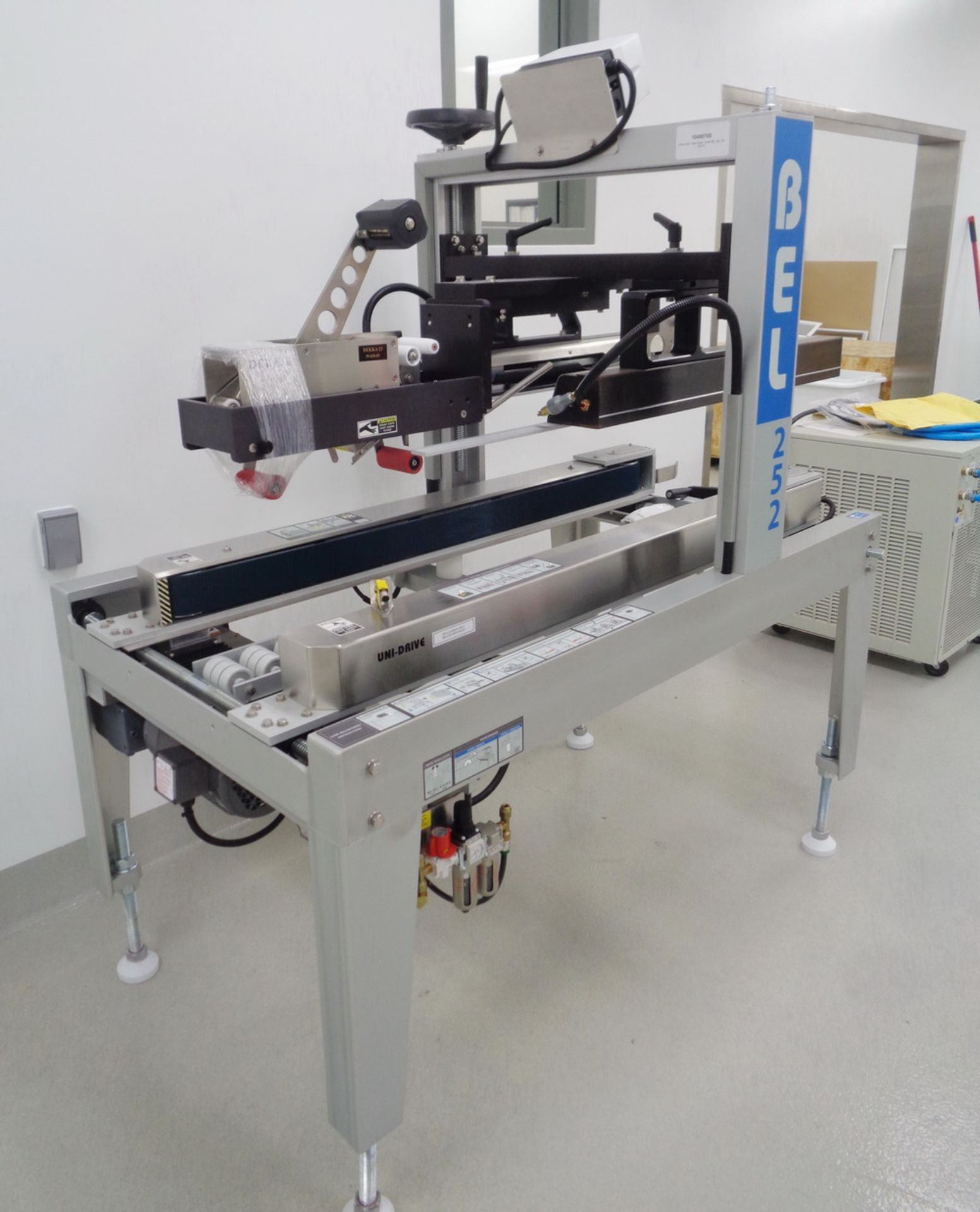 Wexxar BEL Fully Automatic Case Sealer, Model BEL 252, S/N 150973. - Image 3 of 6