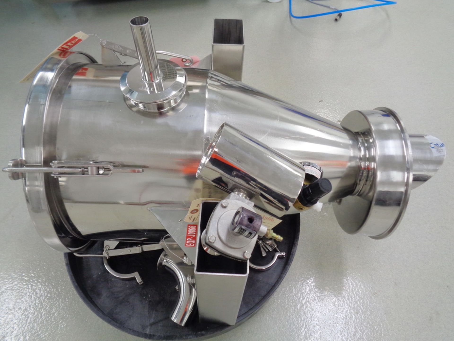 Vac-U-Max Stainless Steel Receiver with Vac-U-Max Powder Transfer Vacuum Producing - Image 2 of 10