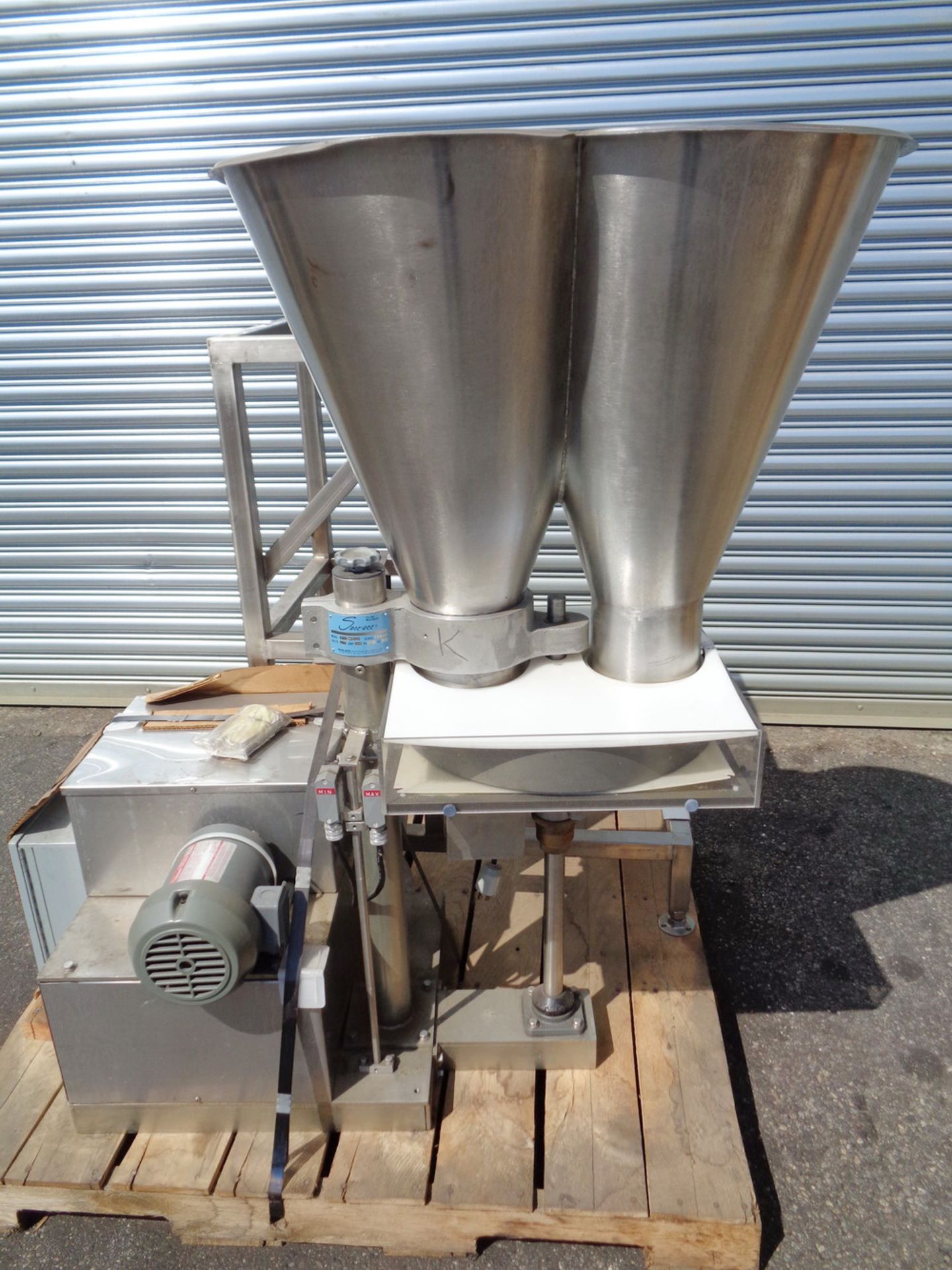 Unused Spee-Dee Model CME30 Semi Automatic Twin Hopper Volumetric Powder Filler - Image 6 of 6