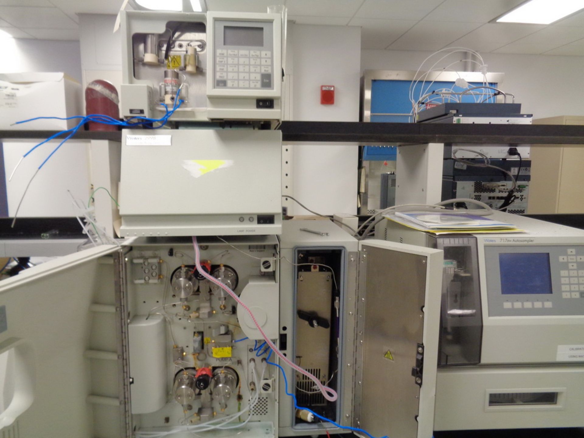 Waters HPLC System w/ 717 plus Autosampler, Refractive Detector, Photodiode Array Detector - Image 3 of 6