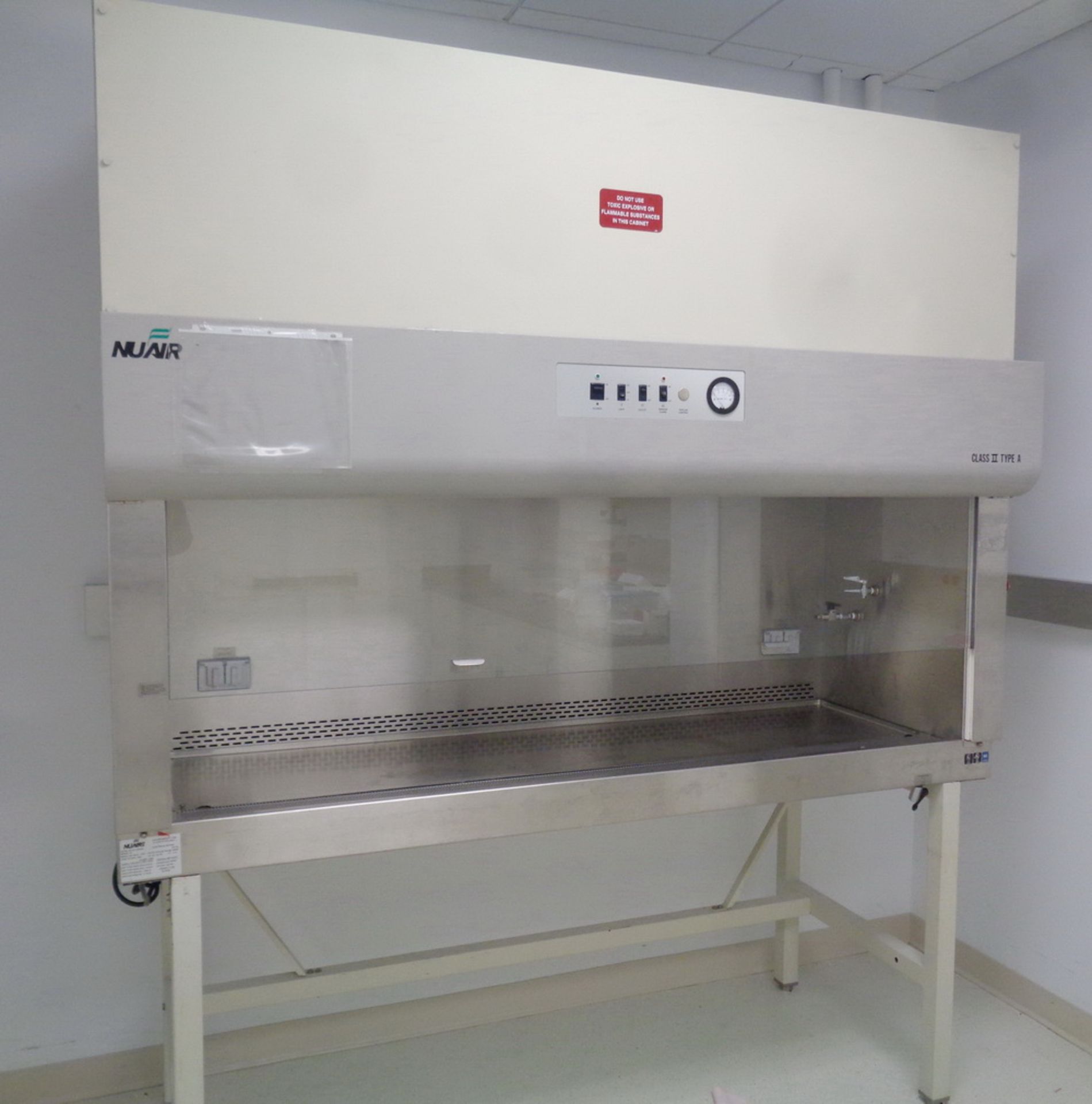 NuAire NU-425-600 Class II Type A Biological Biosafety Cabinet