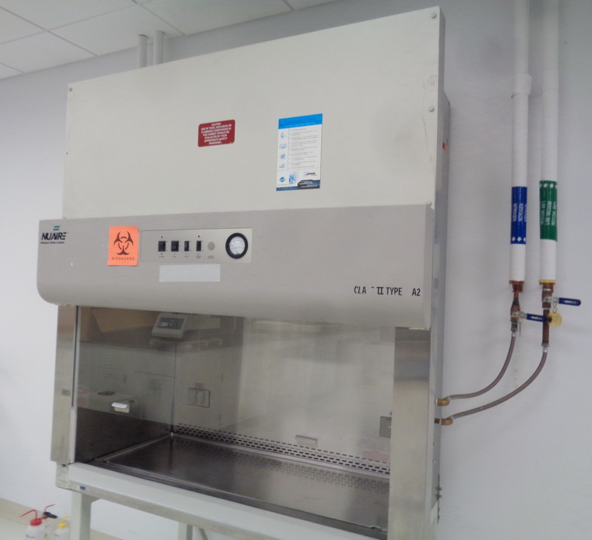 NuAire Biological Safety Cabinet, Class II A2, Model NU-S425-400, Series SP - Image 2 of 3