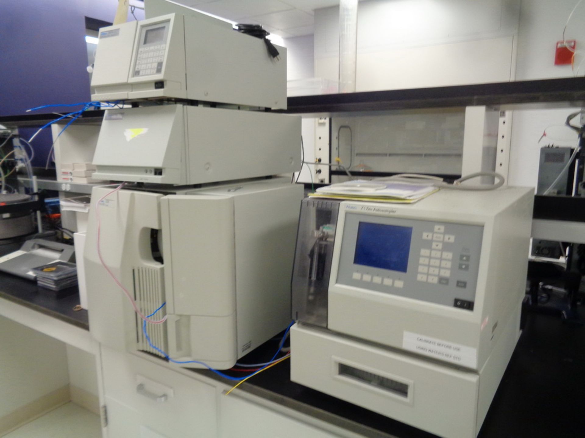 Waters HPLC System w/ 717 plus Autosampler, Refractive Detector, Photodiode Array Detector - Image 2 of 6
