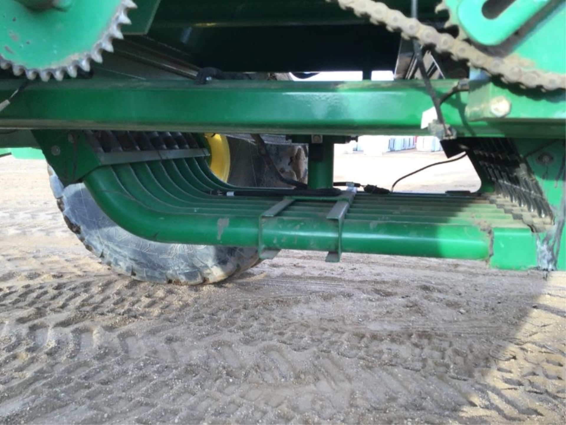 29 1997 John Deere 737 40Ft Air Drill & 787 2-Comp Tow-Behind Tank Floating Hitch, 7.5in Spacing, - Image 11 of 33