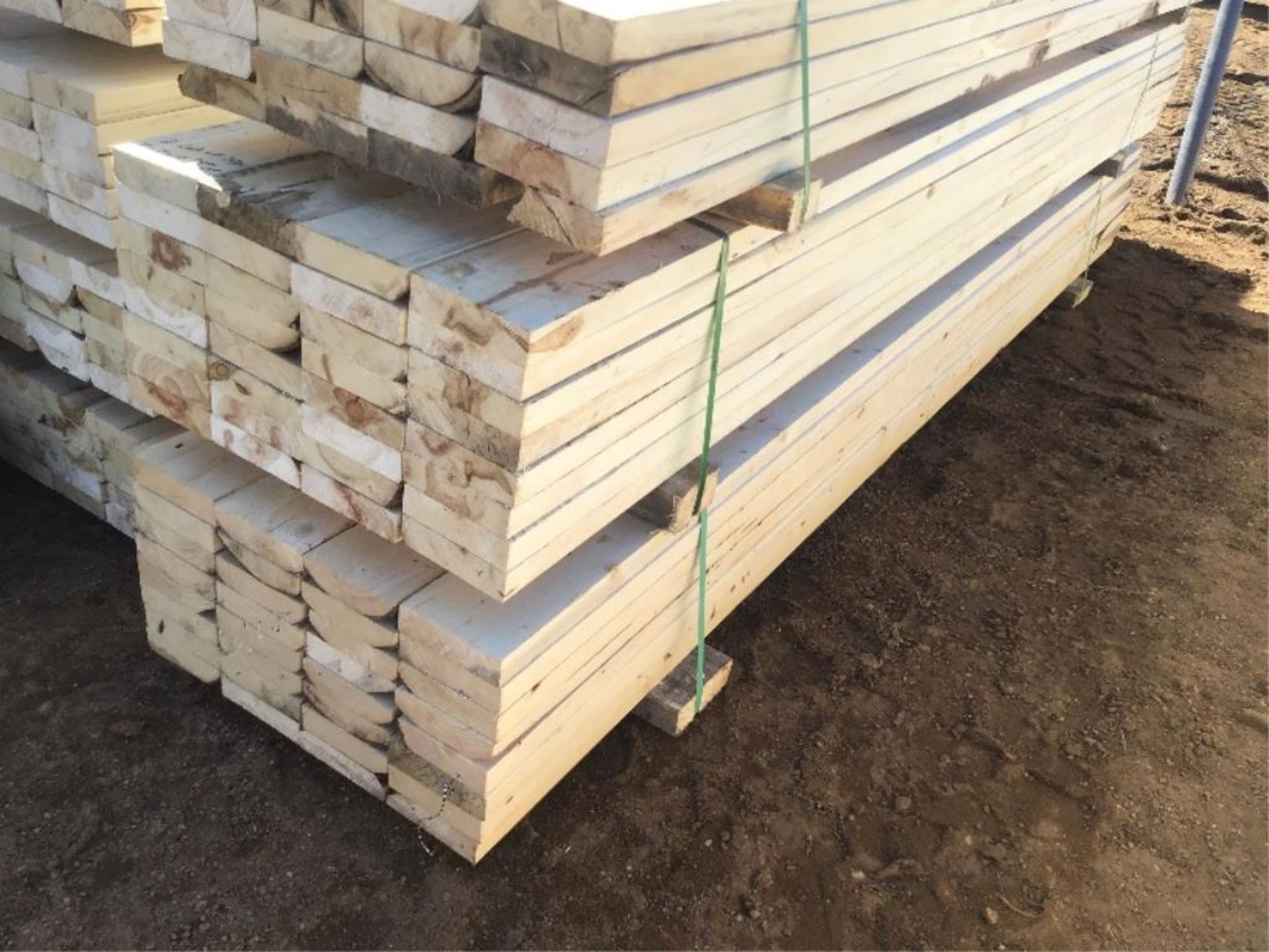 193 32pc of 2"x6" x 10' Planed Aspen/Poplar Lumber Selling by the pc X 32. Lot #s' 193 & 194 Selling