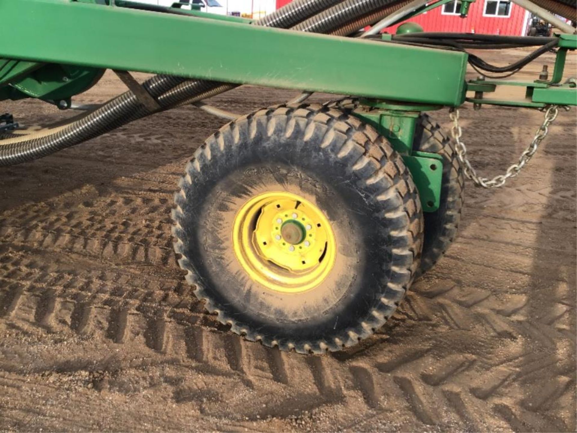 29 1997 John Deere 737 40Ft Air Drill & 787 2-Comp Tow-Behind Tank Floating Hitch, 7.5in Spacing, - Image 7 of 33