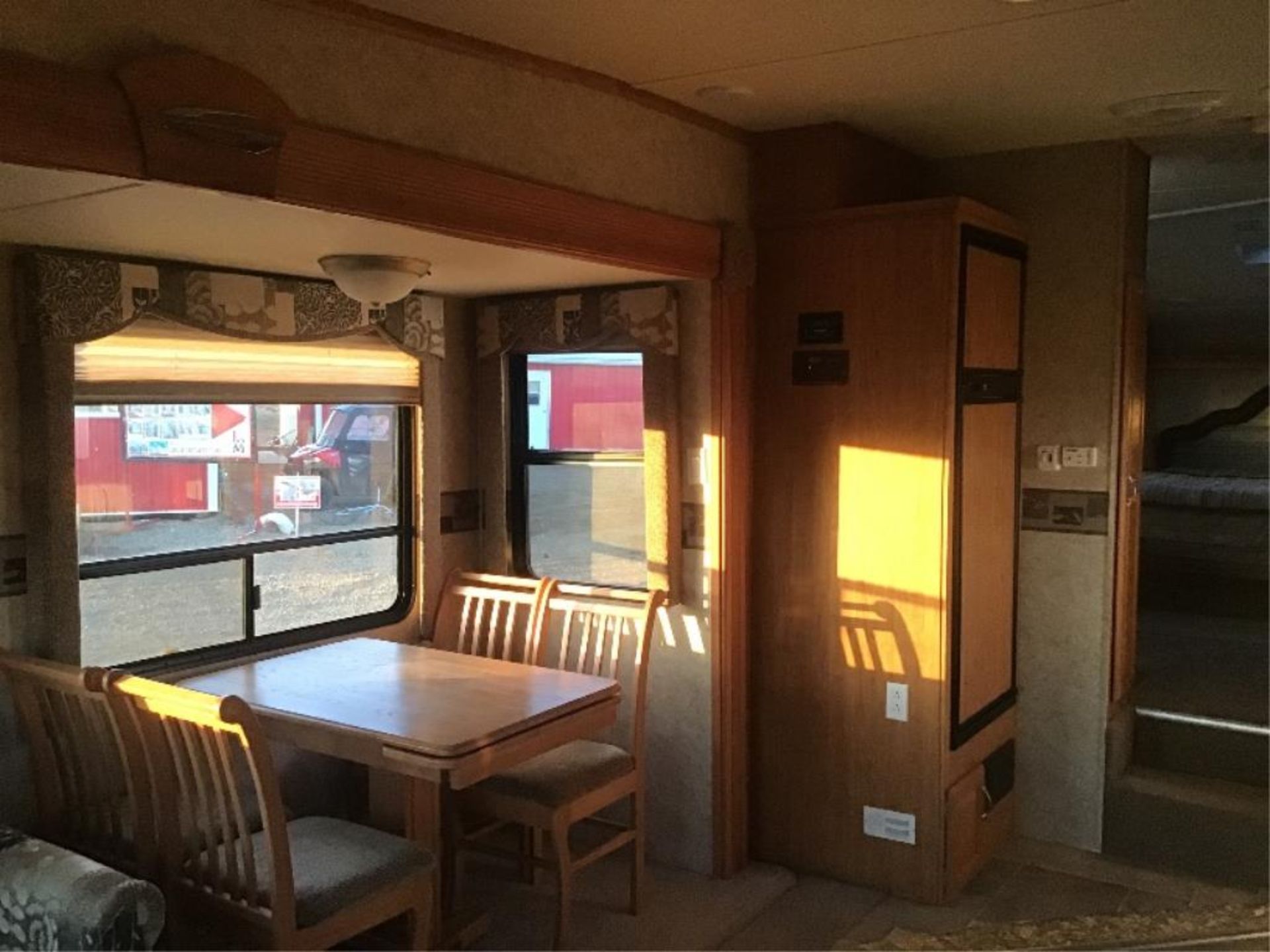 159 2010 Mako 29RLFW Gulf Stream 5th Wheel Holiday Trailer VIN 1NL1MFM20A1073513 Large Slide, - Image 6 of 22