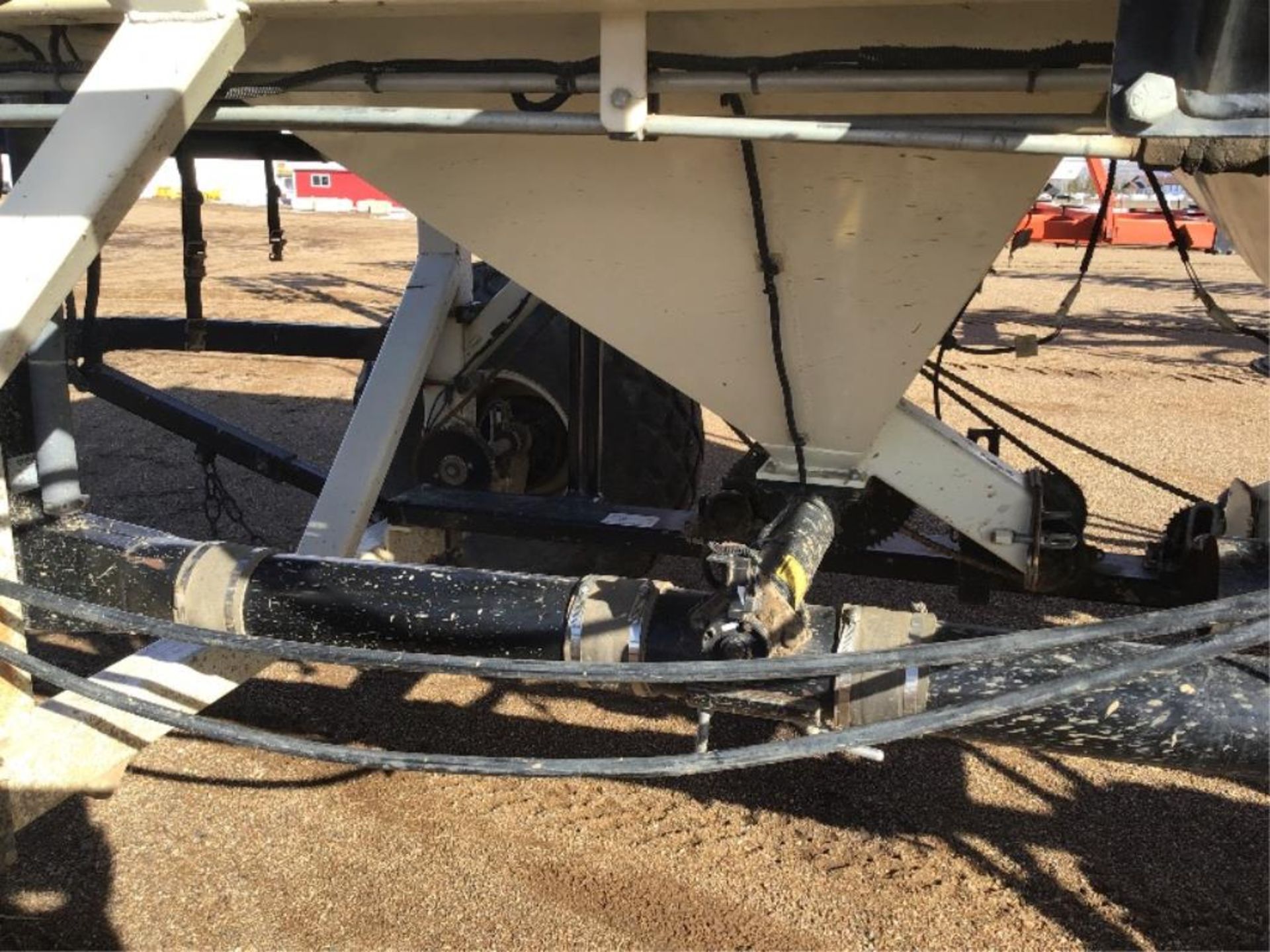 34 2155 Bourgalt Air Cart/Tank Tow-Behind Mechanicale Rear Hitch w/Hydraulics. Monitors & Manuel - Image 5 of 10