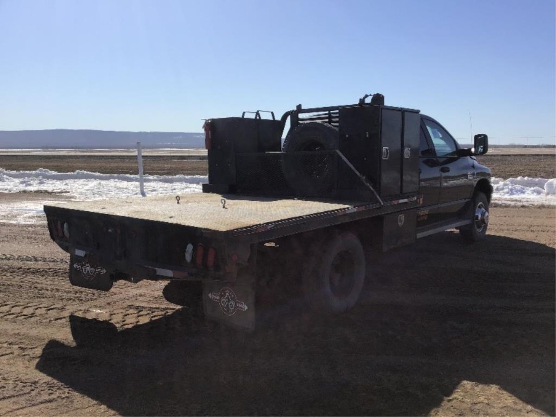 168 2007 Dodge Ram Dually 3500SLT 4x4 Q/Cab Deck Truck VIN 3D6WH48A17G758193 6.7L Cummins Turbo - Image 3 of 19