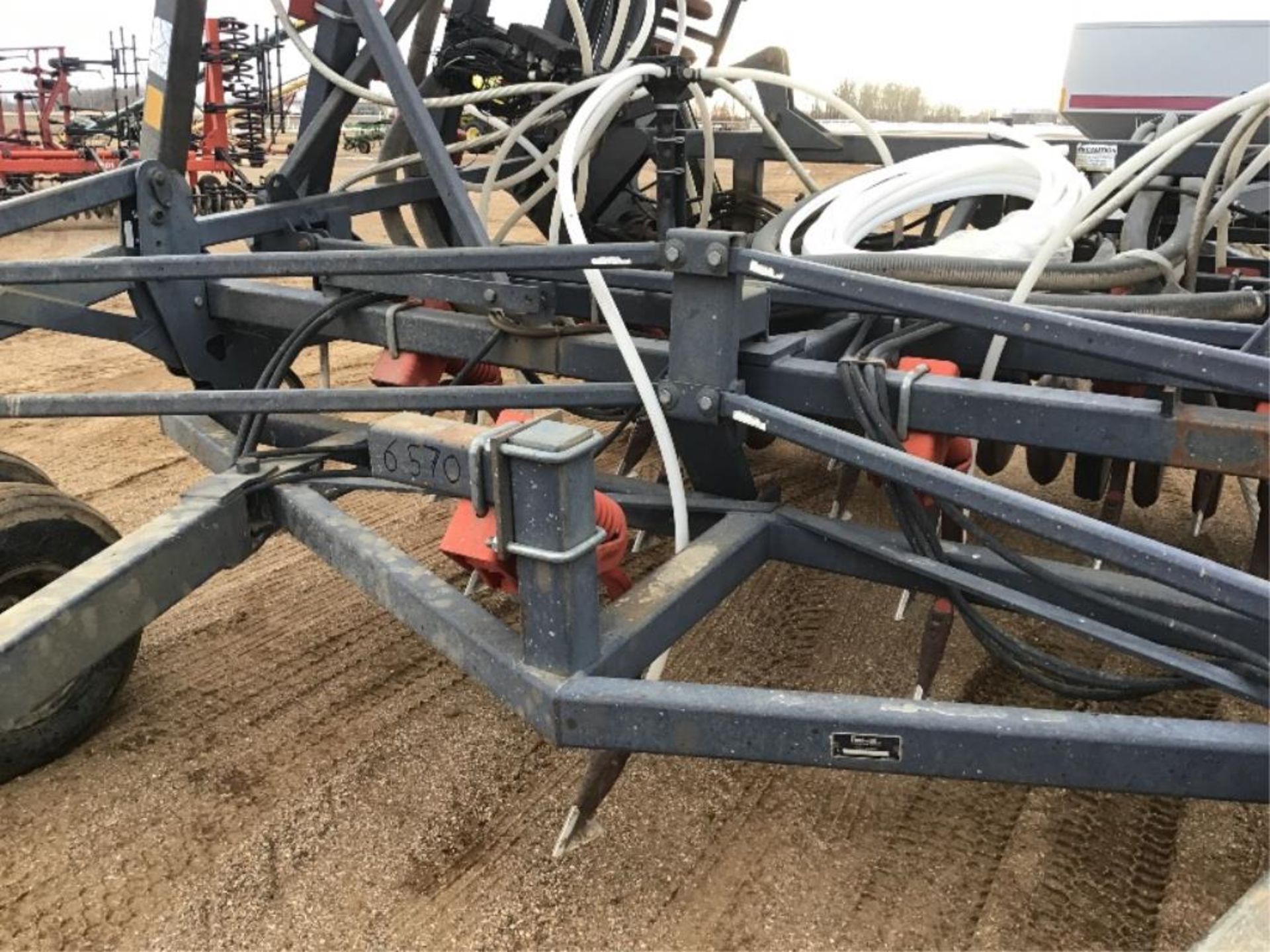 30 5000 Flexi Coil 39Ft Air Drill & 2320 Tow-Behind Cart Single Shoot, 9in Spacing, 3in Spread Boot. - Image 5 of 17